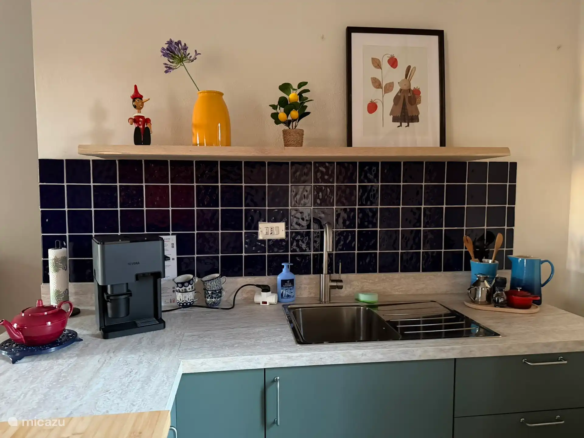 Overzicht keuken boven.