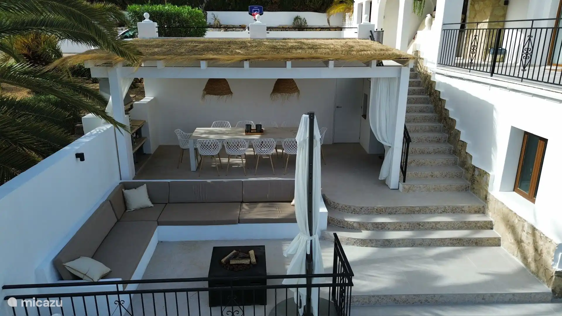 Terraza y zona de descanso