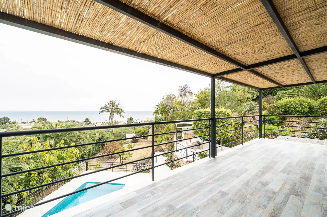 Terrasse pour les chambres 3, 4, 5.