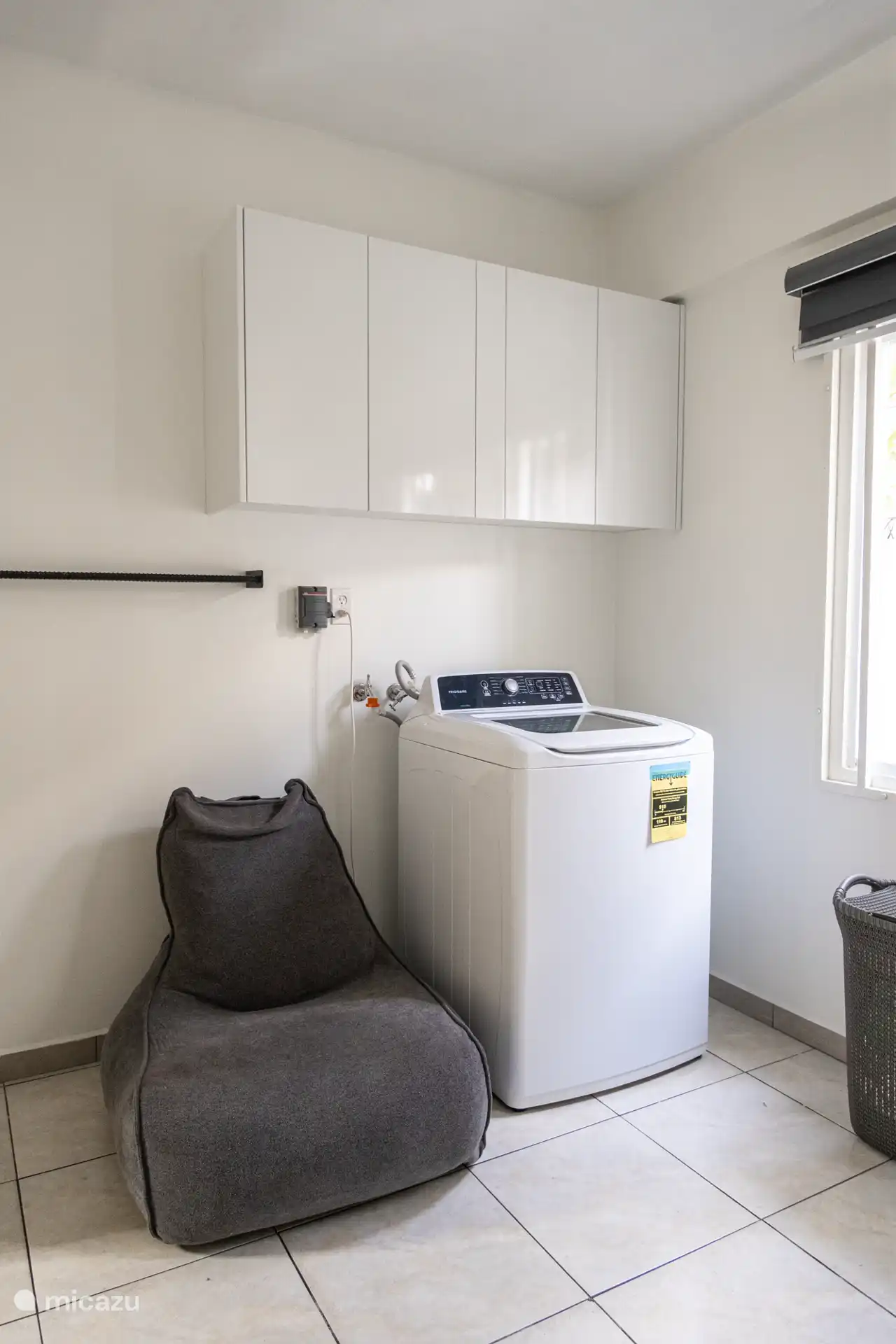 Waskamer, met droogrekken