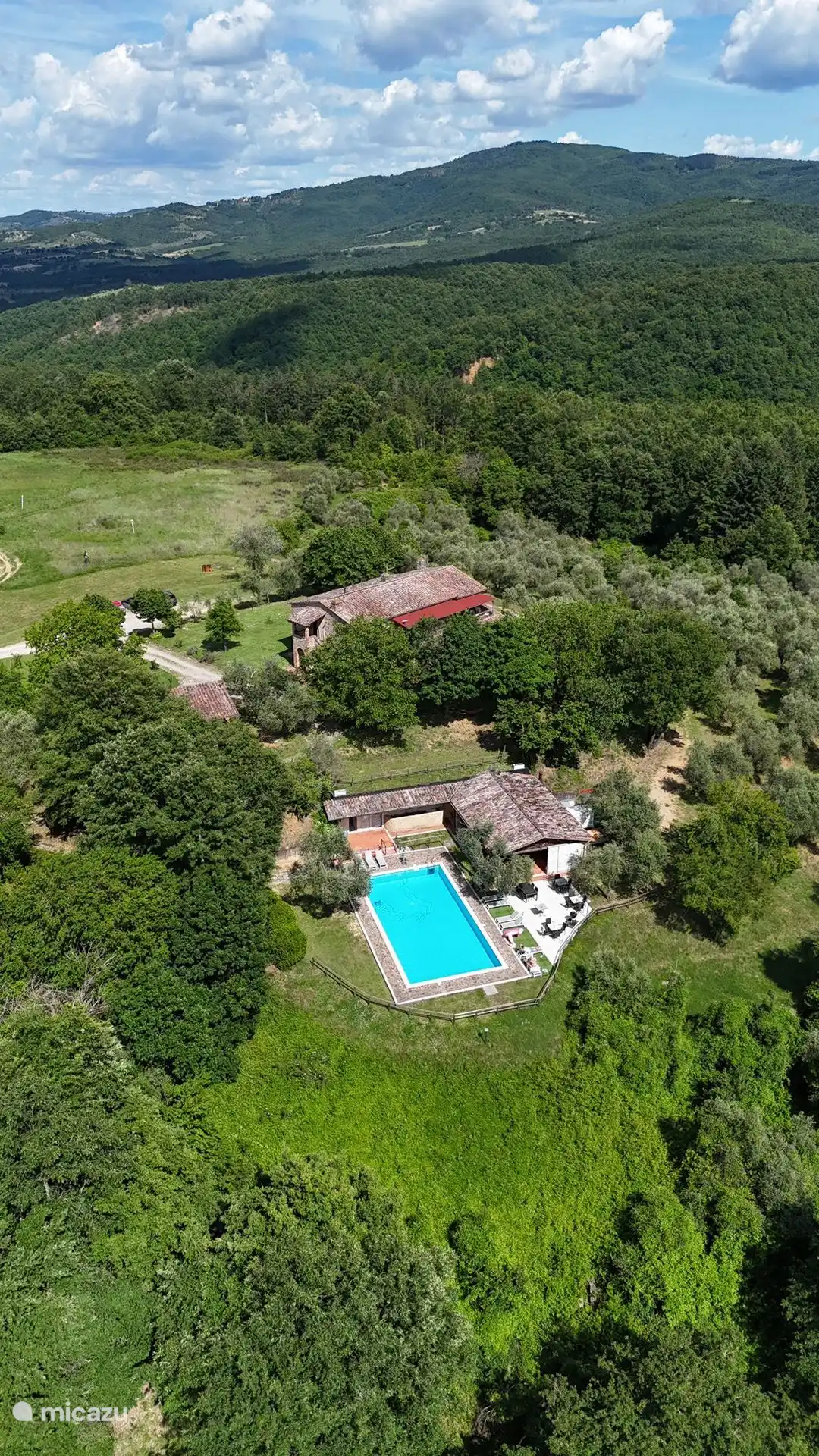 luchtfoto van totale perceel