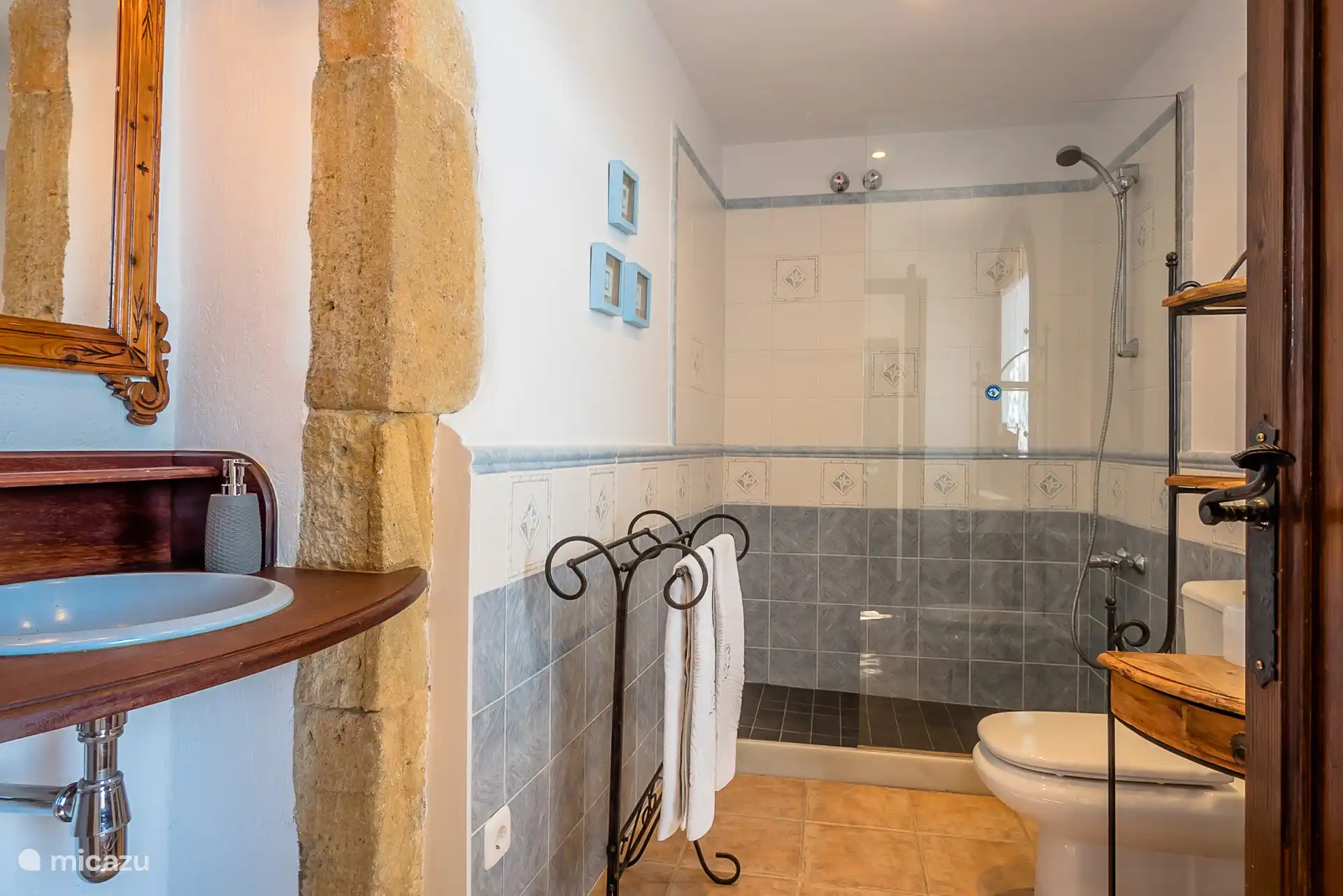 Badkamer. Begane grond