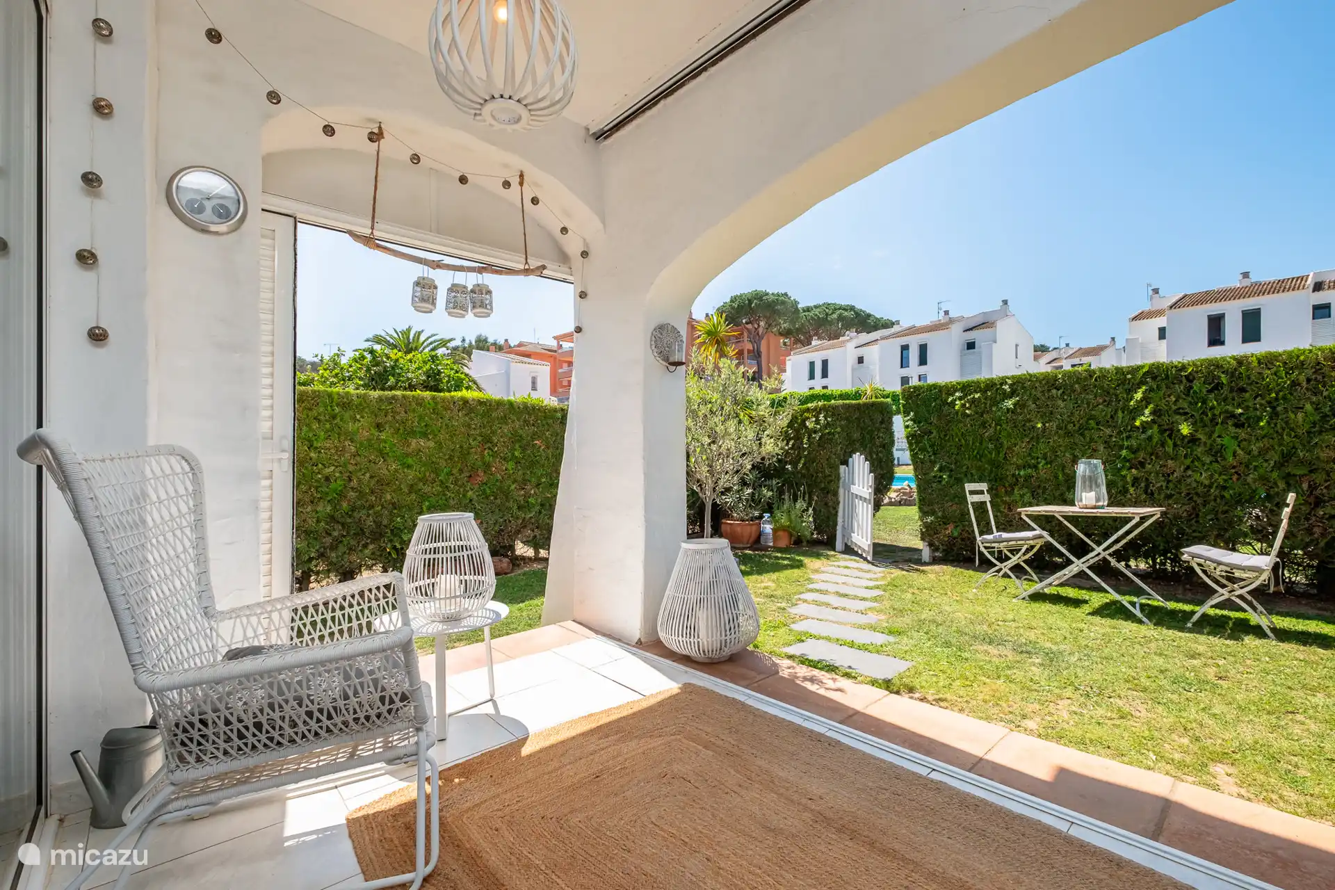 Privétuin, overdekt terras met uitzicht 