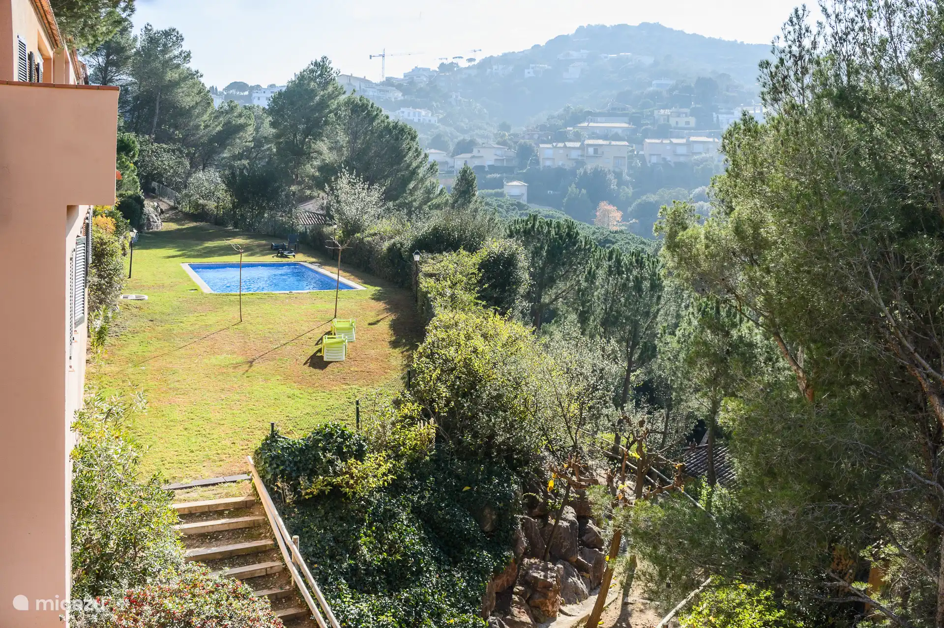 Gemeenschap met tuin en zwembad