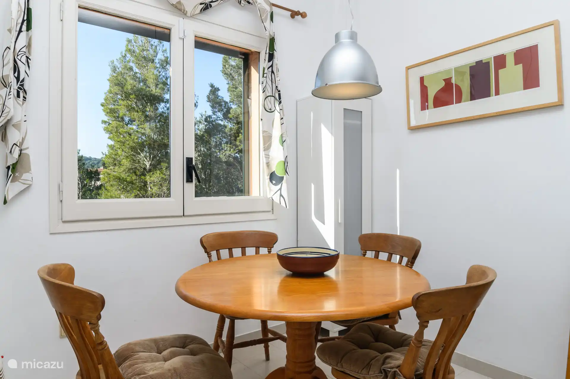 Eetkamer van de keuken