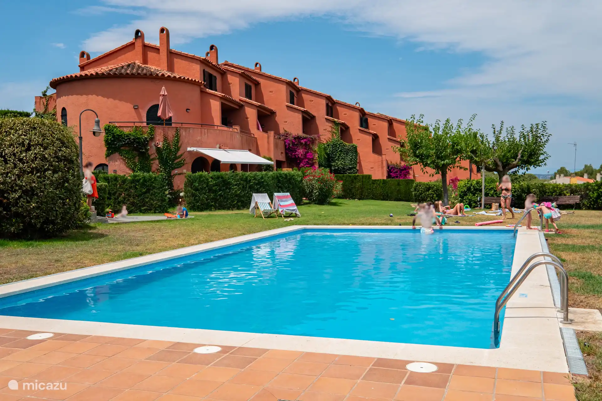 Cultura e Historia, España, Costa Brava, Begur, casa paredada  Casa Roja Sc101