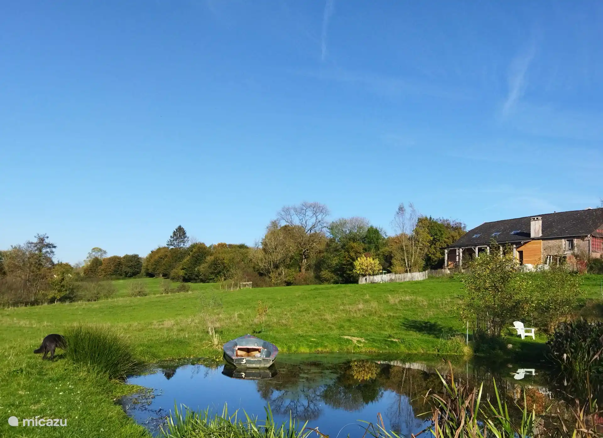 wei met boerderij en vijver