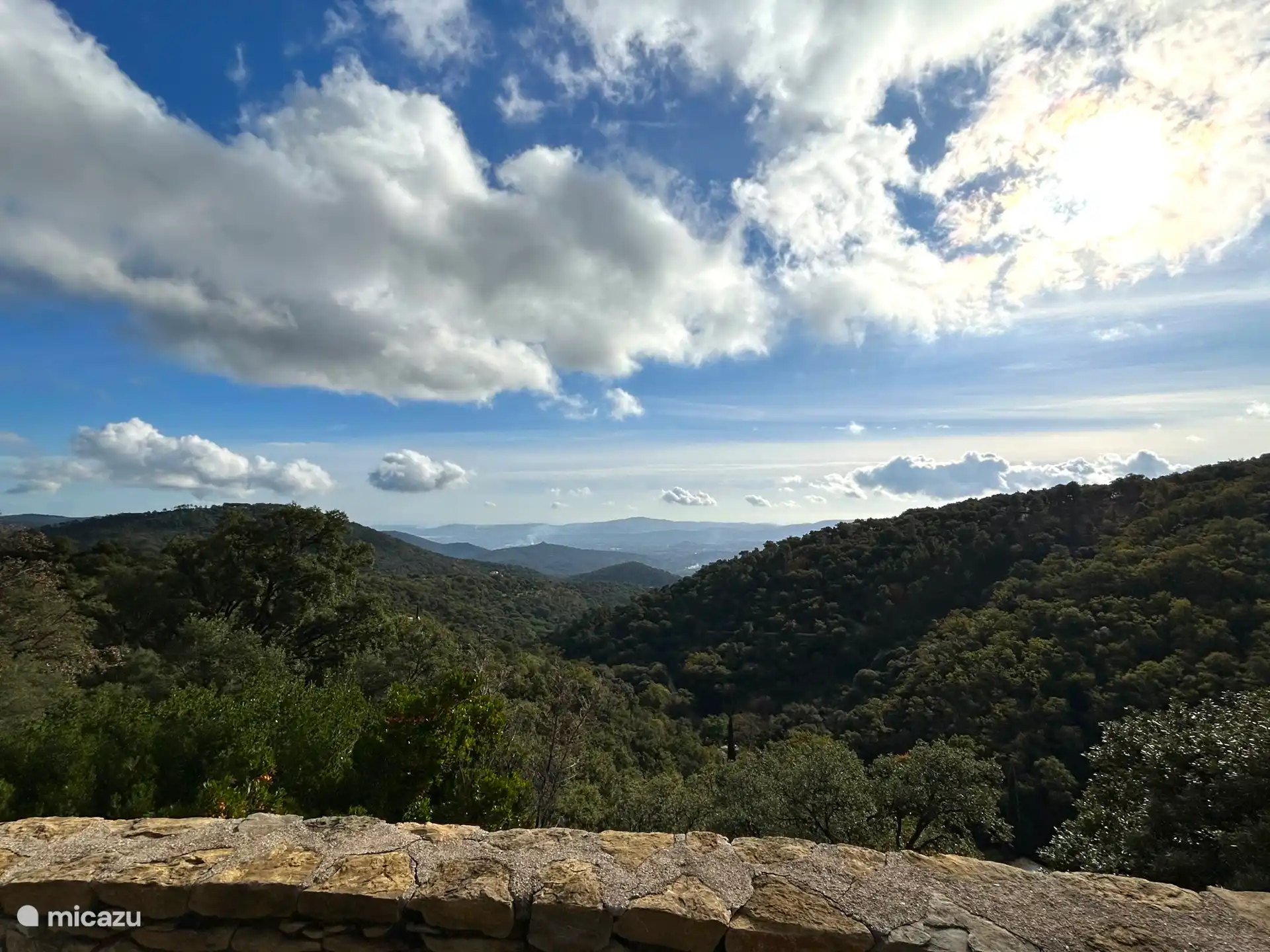 Atemberaubender Blick auf das Massif des Maures