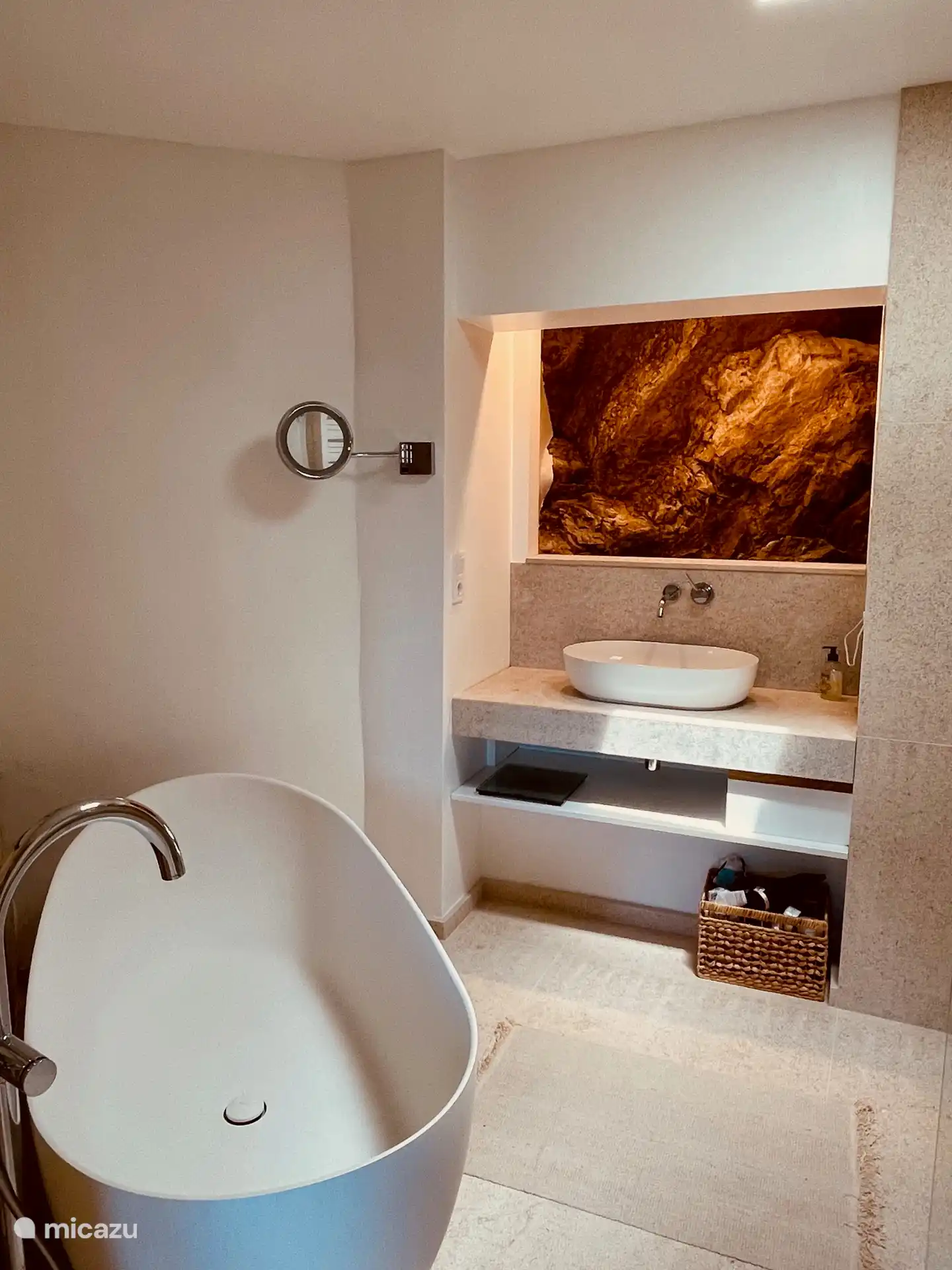 Luxuriöse Badezeit-Entspannung, gemeinsames Badezimmer (2 Schlafzimmer)