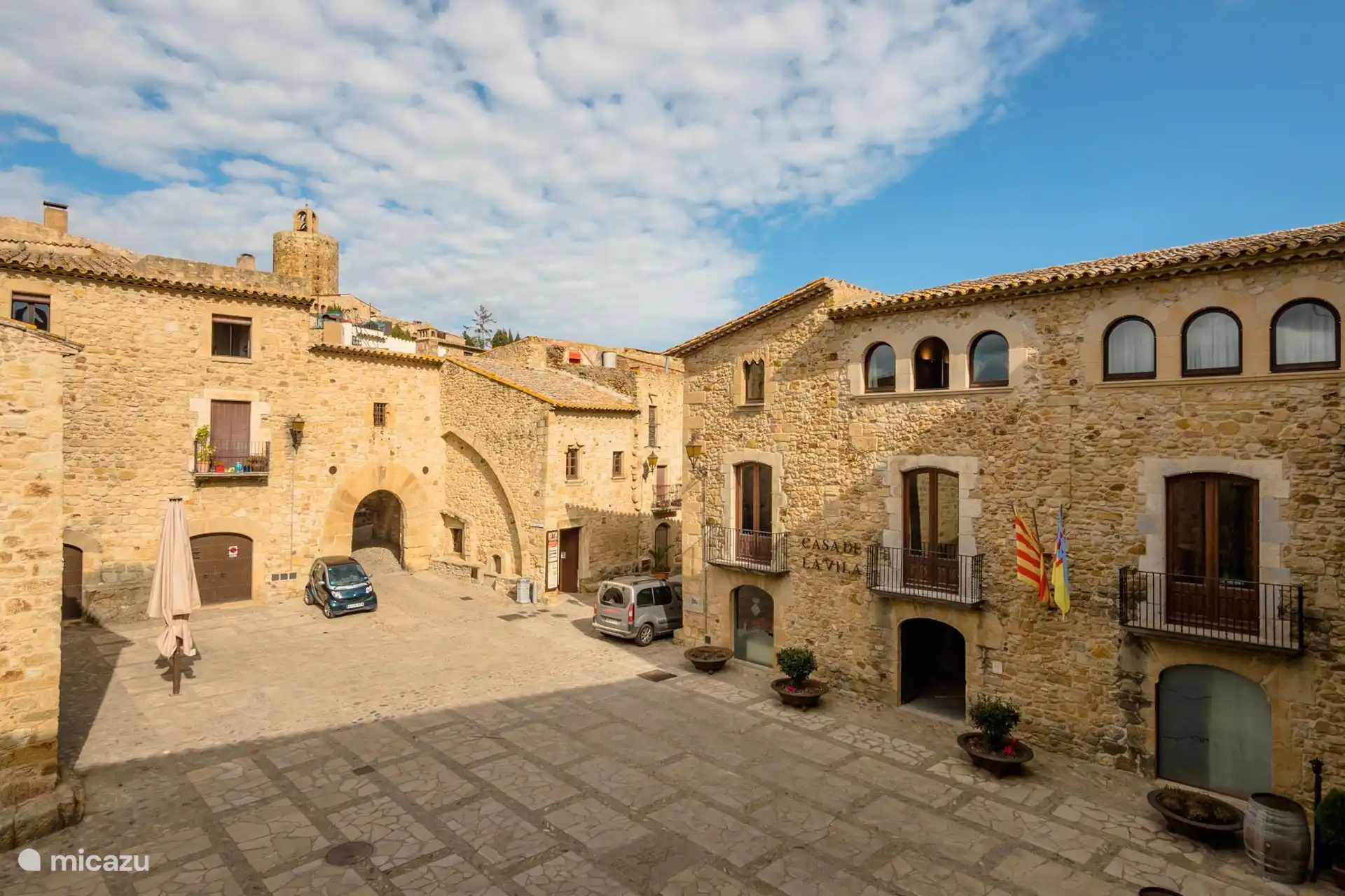 Vistas - dormitorio con balcón