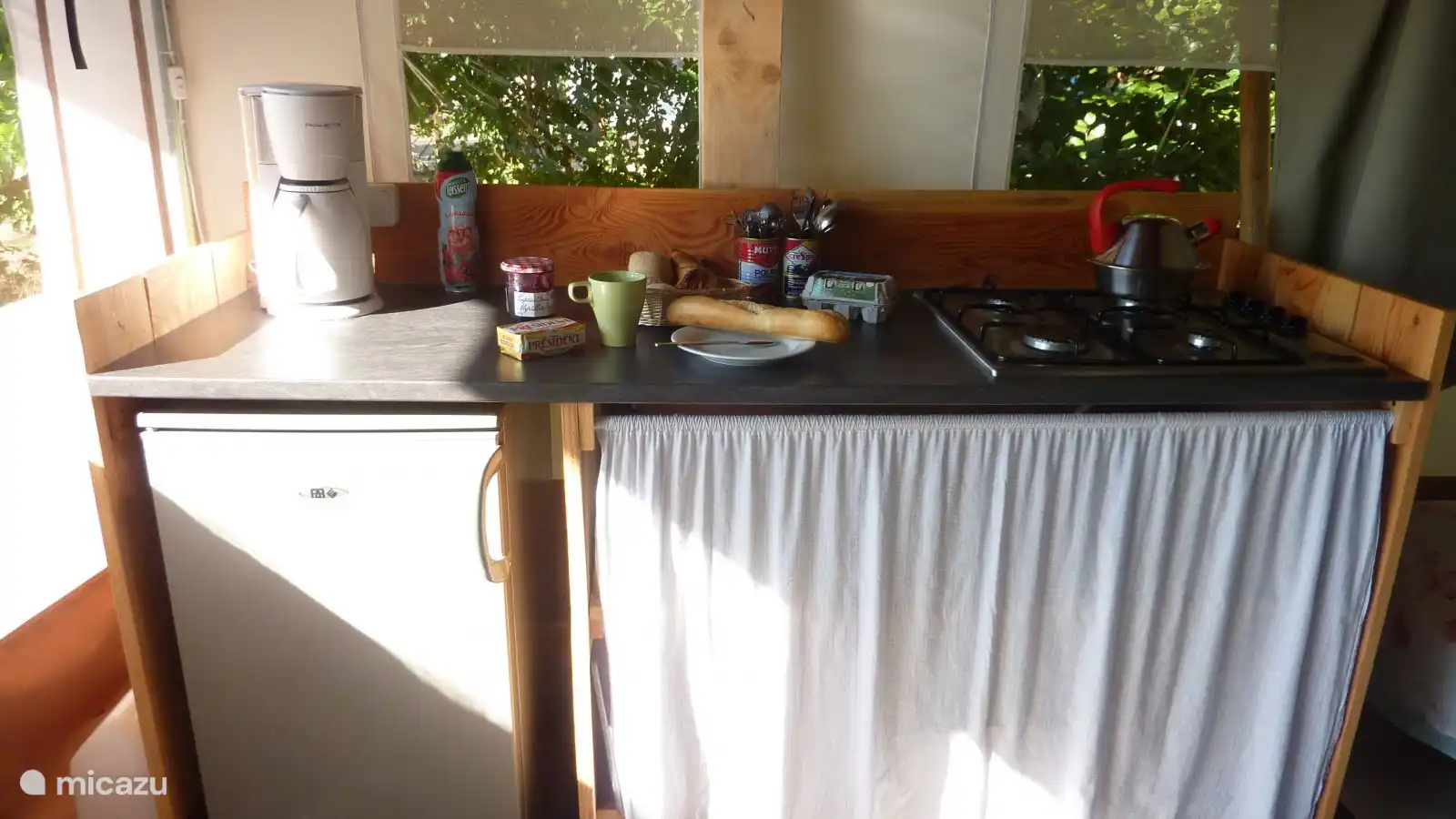 Keuken met een vier pits gasstel