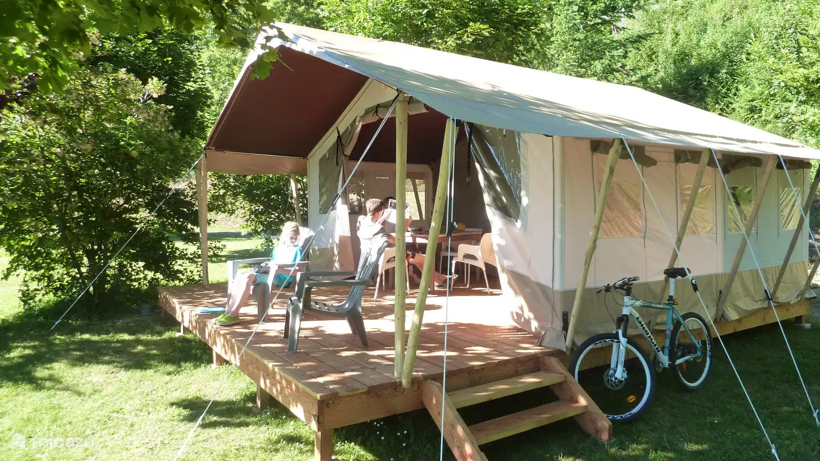 glamping / safaritent / yurt huren in Tarn, Frankrijk – Safari Lodge tent