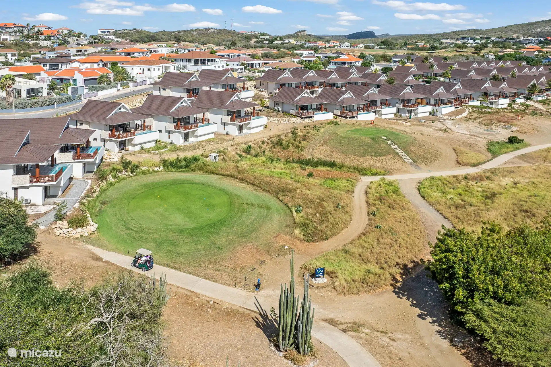 Villa Jazmyn 3 is located directly on the golf course.