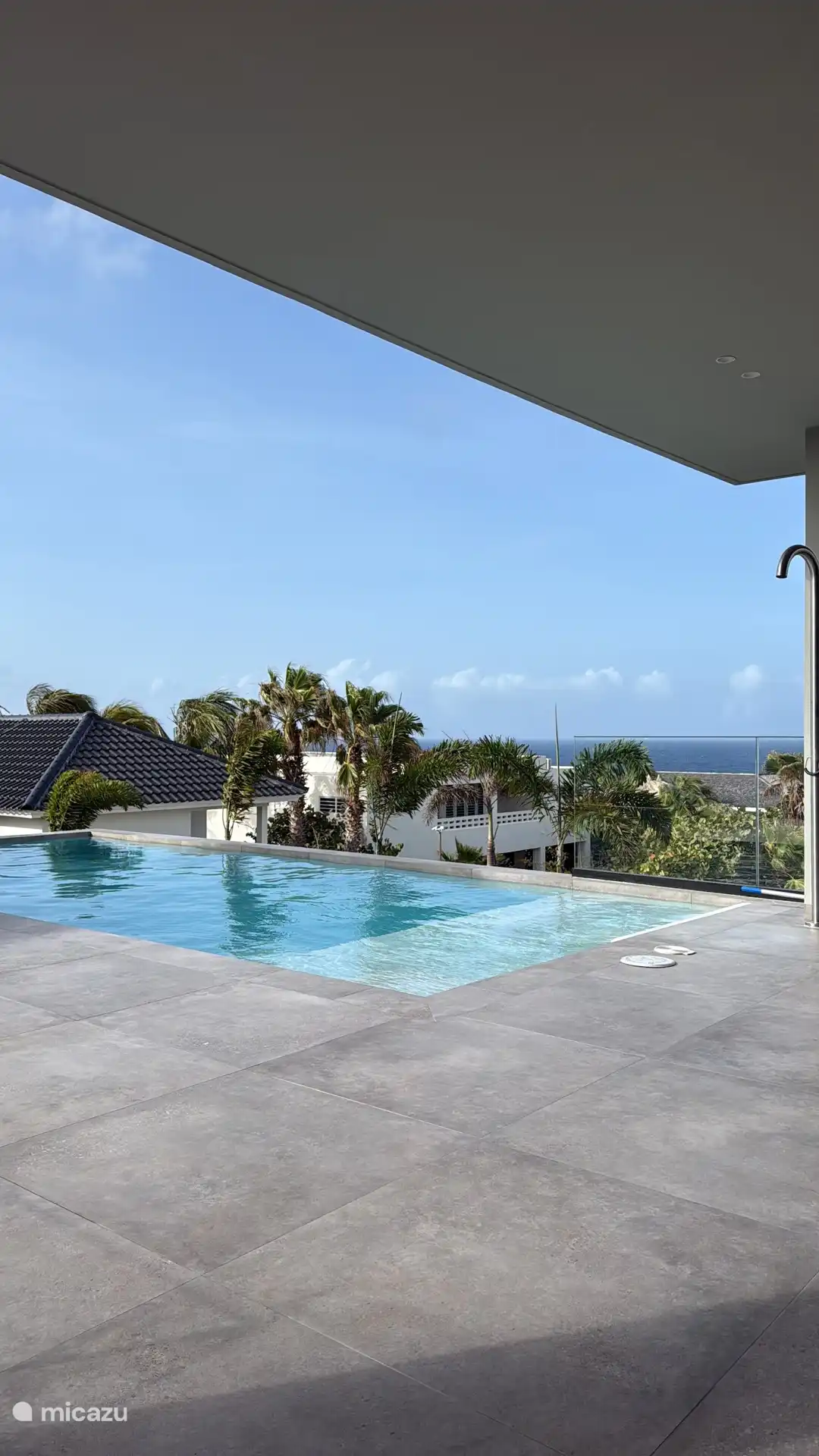 Vistas sobre la piscina