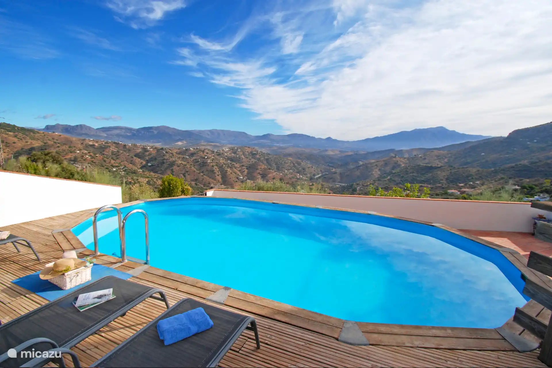 Dit uitzicht deed ons verliefd worden op Villa Reina.