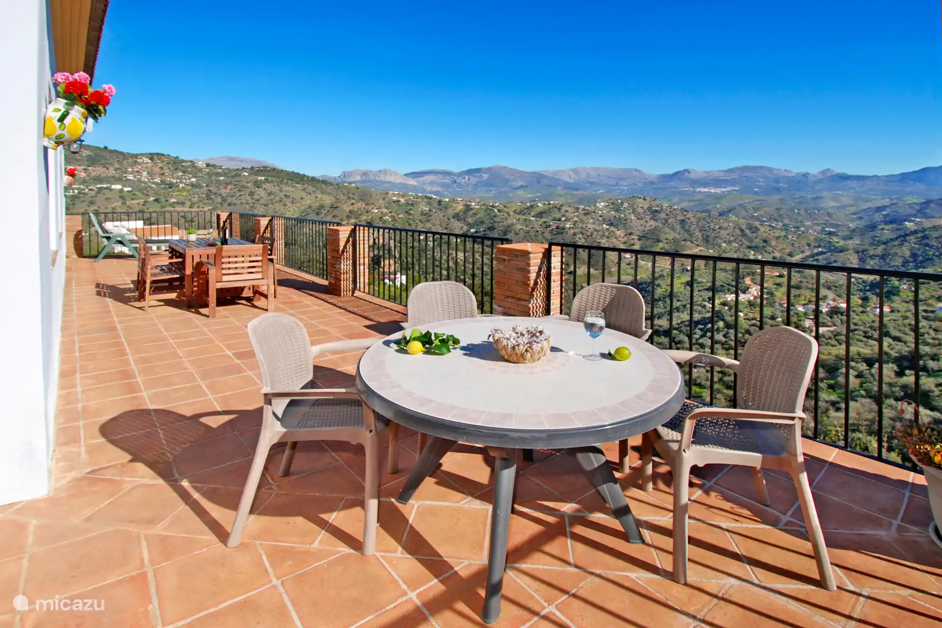 Adem en ruik de Andalusische natuur. 