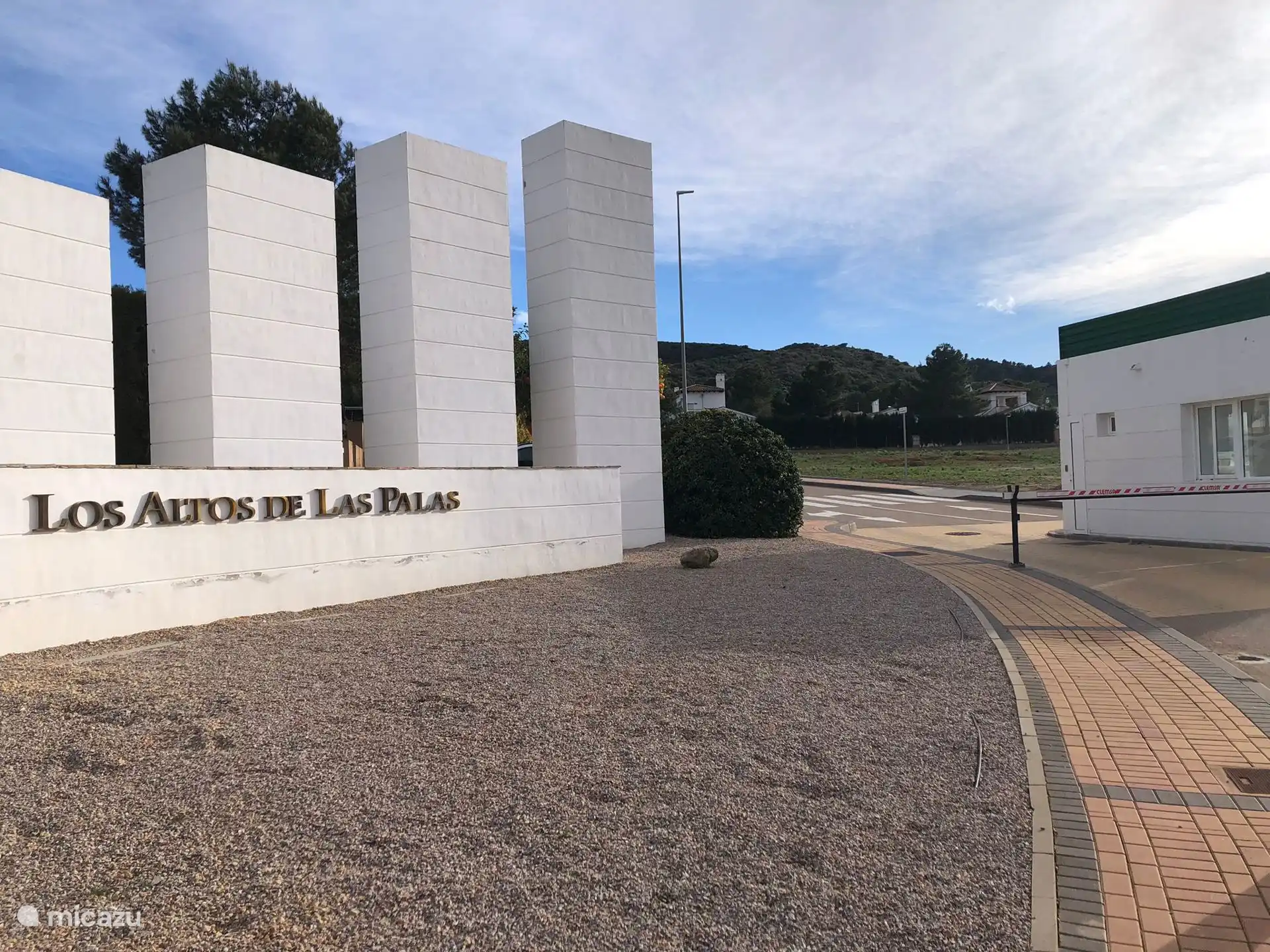 Llegada urbanización Los Altos de Las Palas