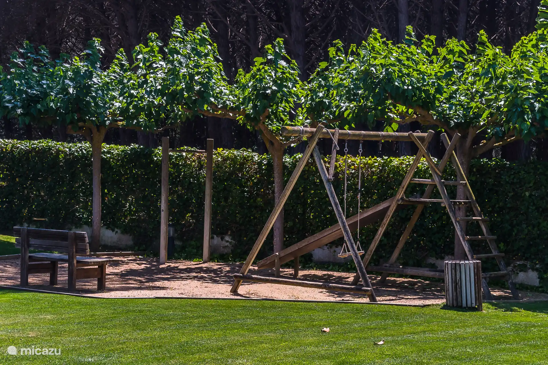 Zona de juegos infantiles