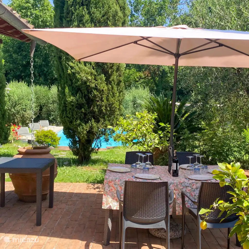 Huis met privé zwembad nabij Pisa