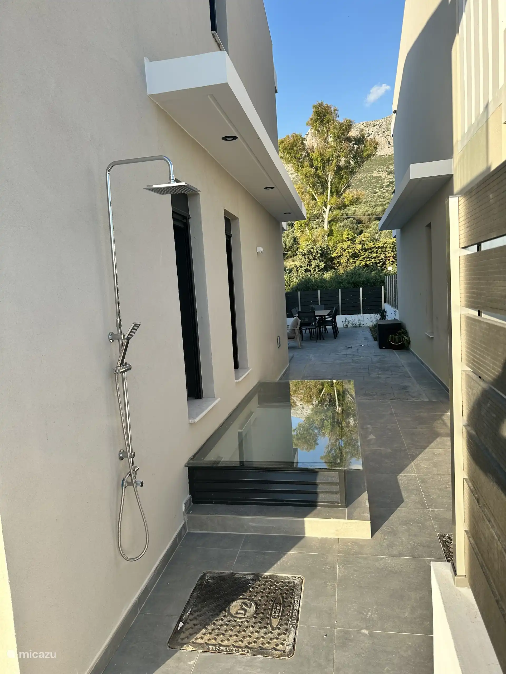 Outdoor shower 