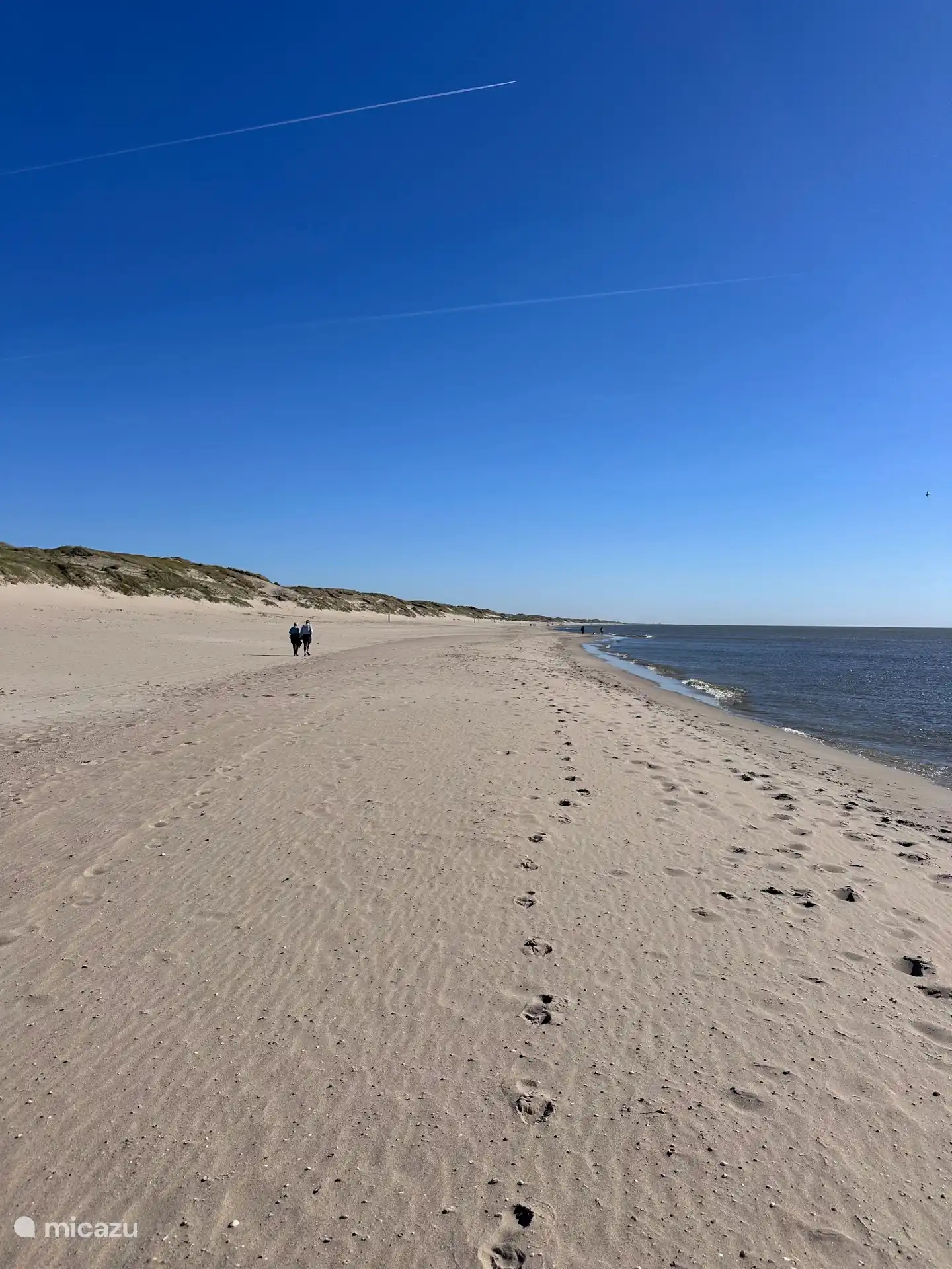 Het brede zandstrand van Julianadorp aan Zee