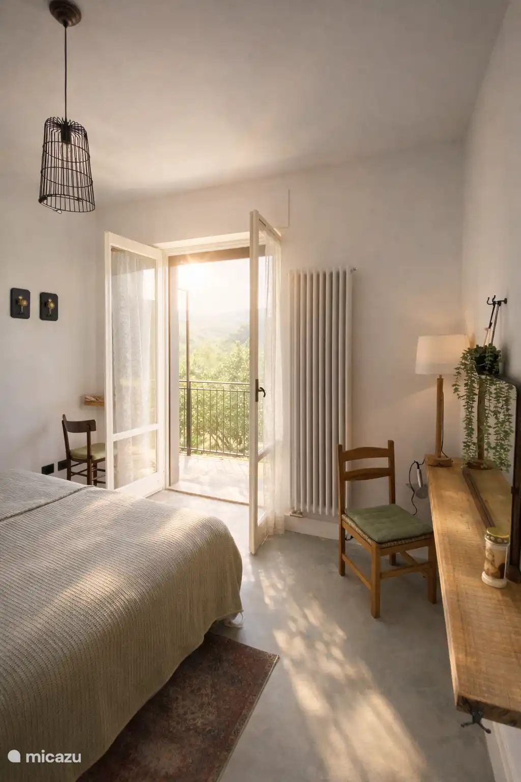 Französische Türen zum Balkon im Schlafzimmer 1