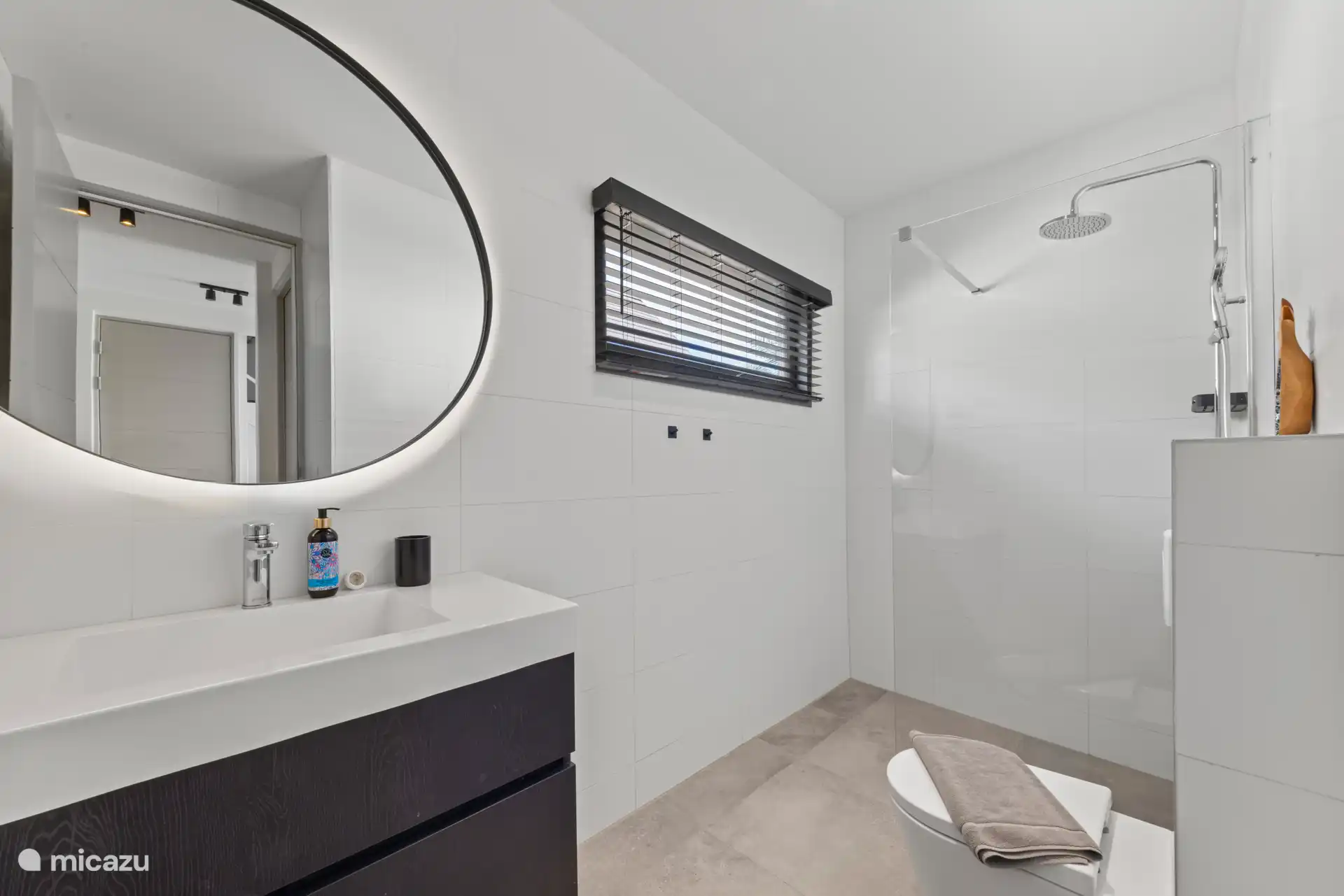 Badkamer van slaapkamer 2