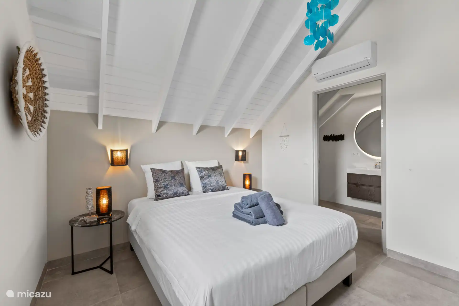 Slaapkamer 3 op 1e verdieping met badkamer ensuite