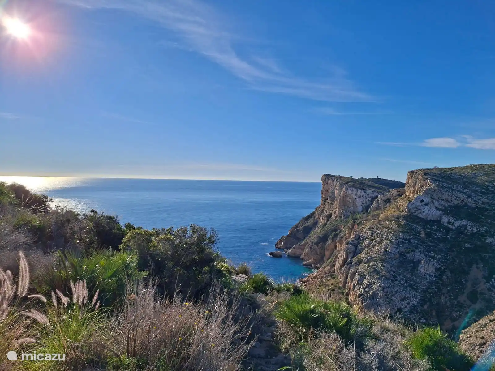 Blick vom Ende der Straße, in der sich die Wohnung befindet