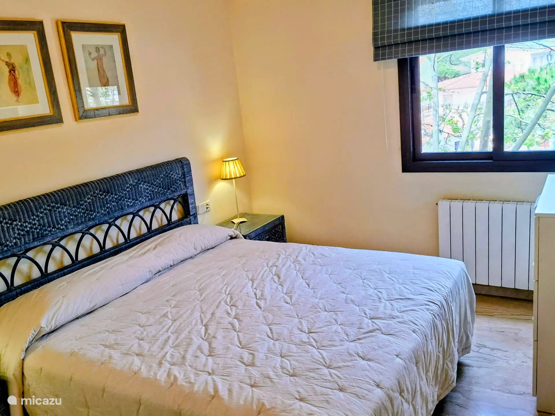 Master bedroom. Double bed