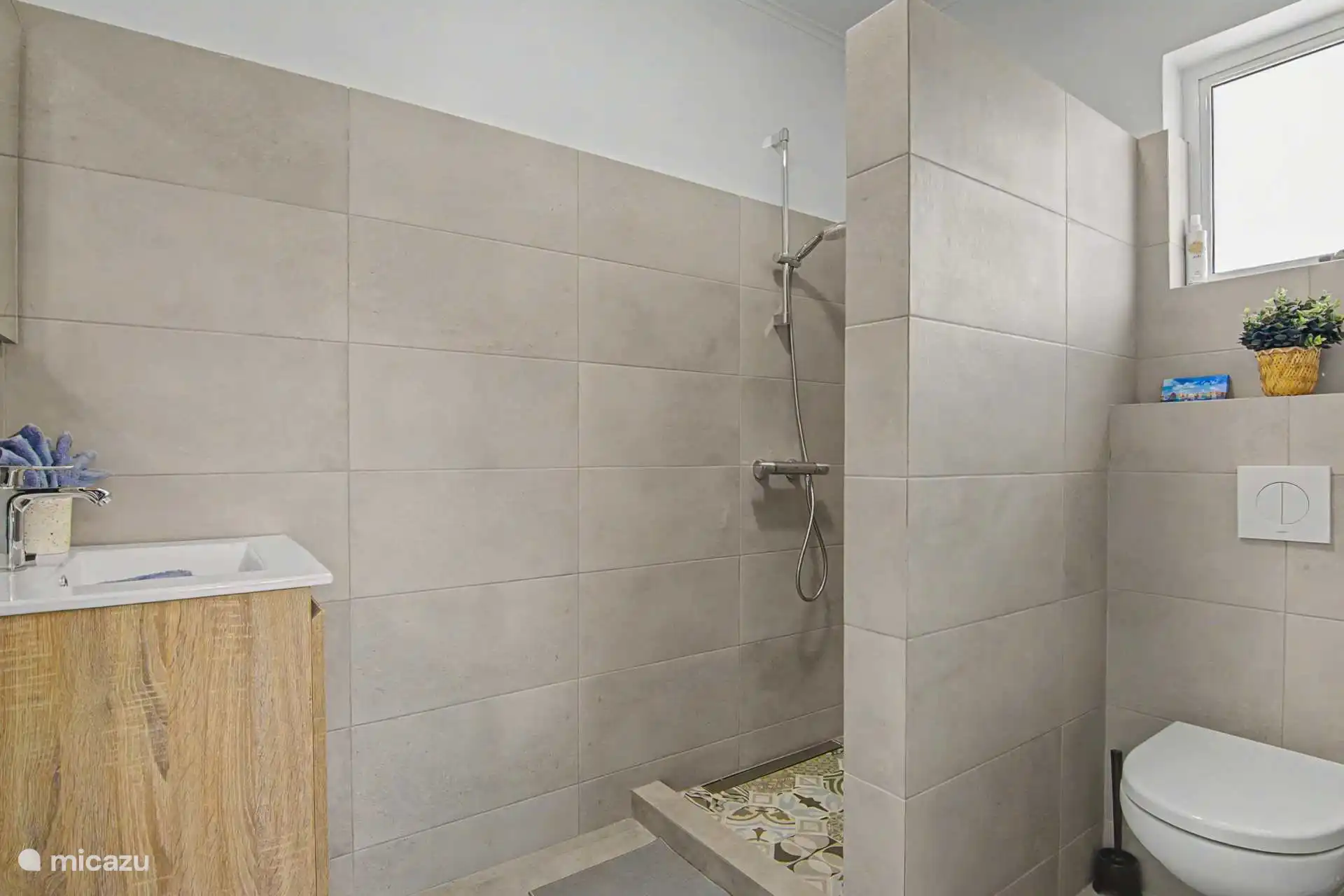 Salle de bain 1 et 2 identiques