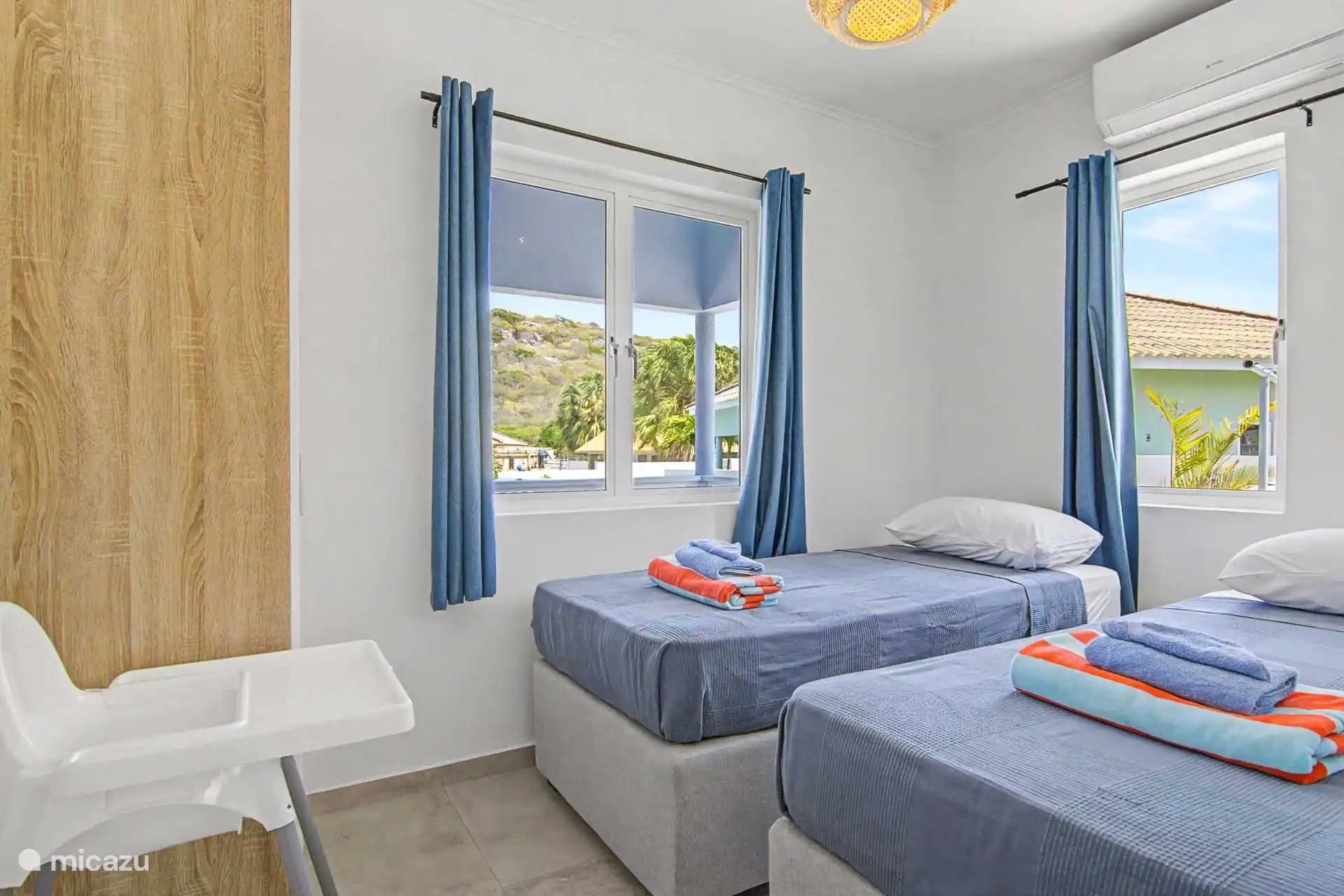 Chambre 3 2 lits simples