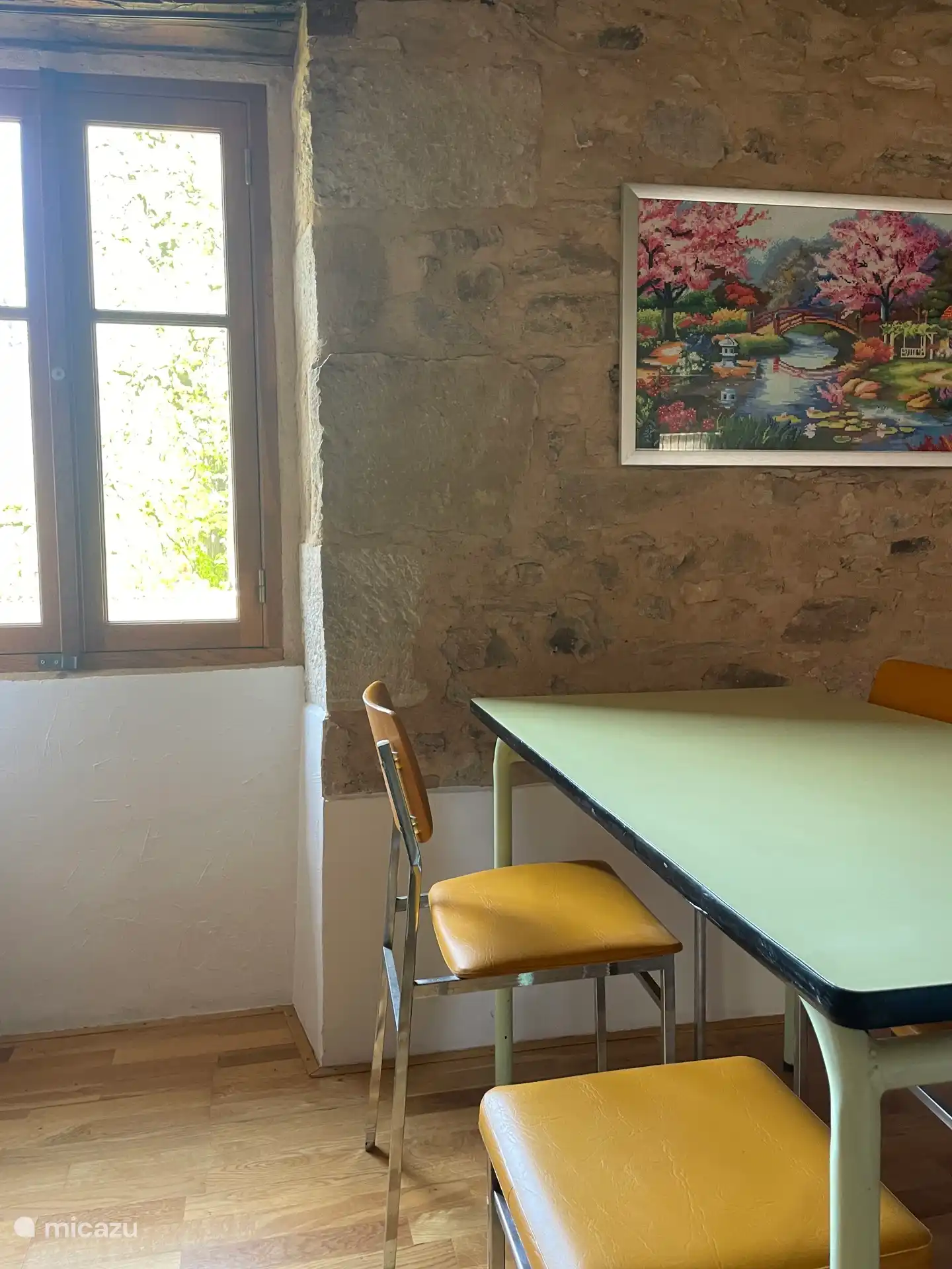 Gîte quatre salle à manger