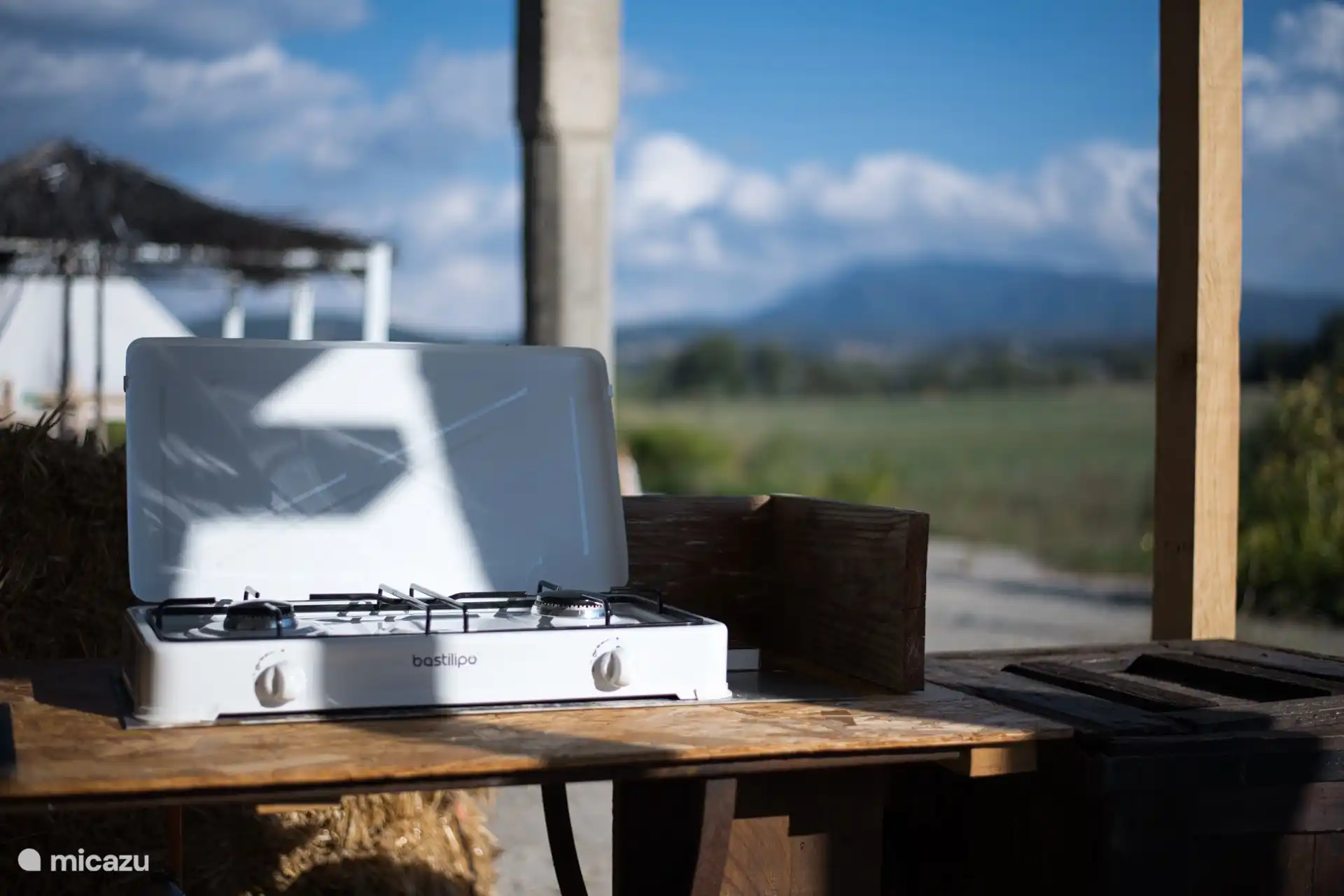Cocina de gas en la cocina exterior