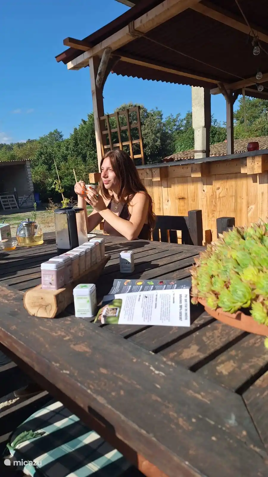 gran mesa exterior en BBq Room