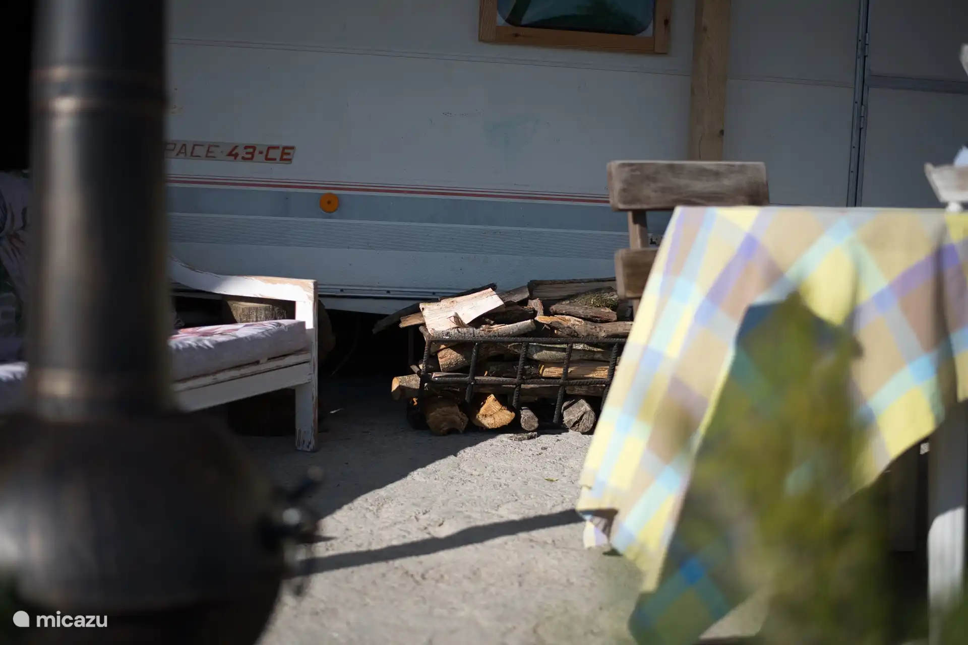 Leña para la hoguera. Ya hemos puesto algo como bienvenida, si quieres más, siempre puedes pedir más.