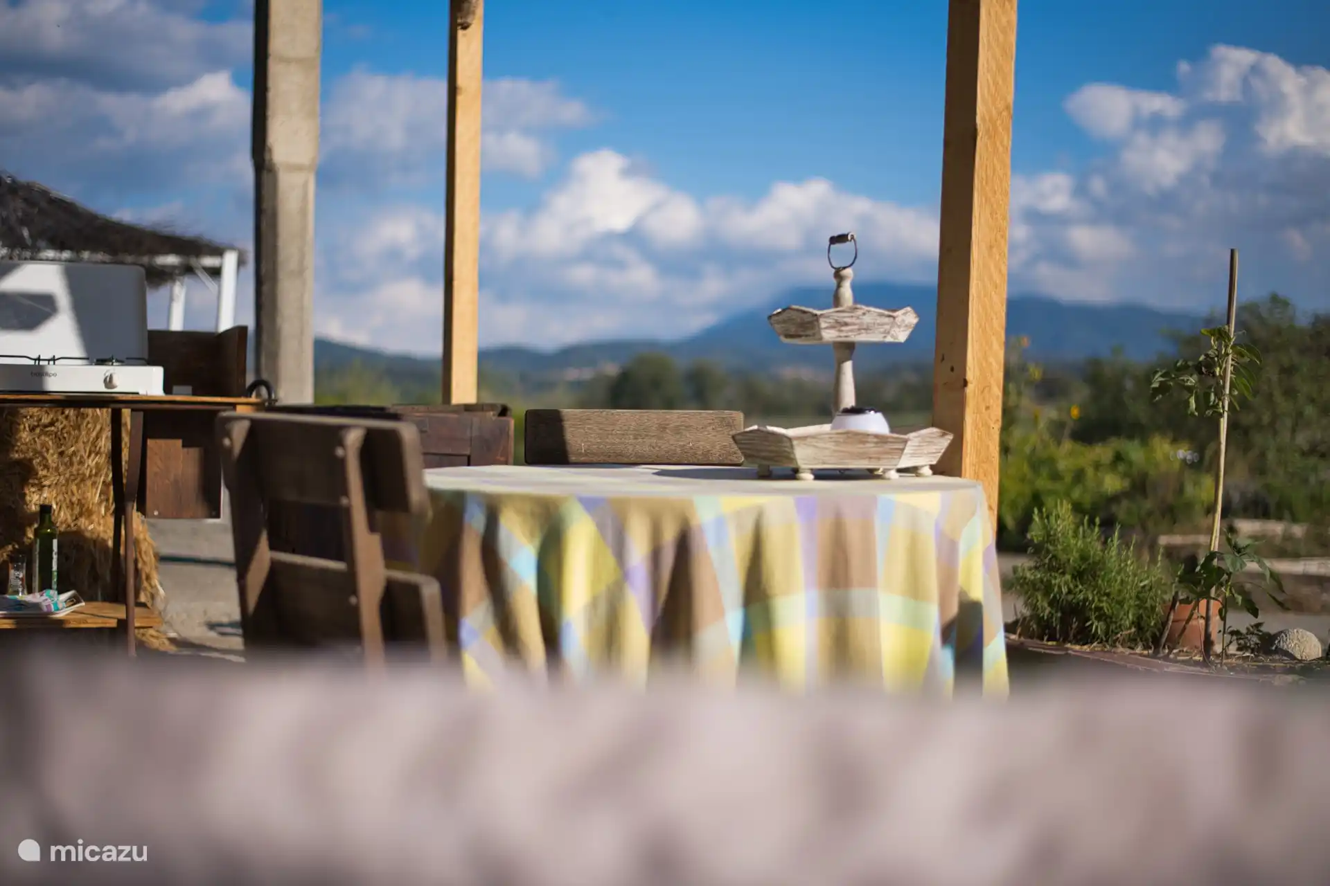 Vistas sobre los terrenos y las montañas