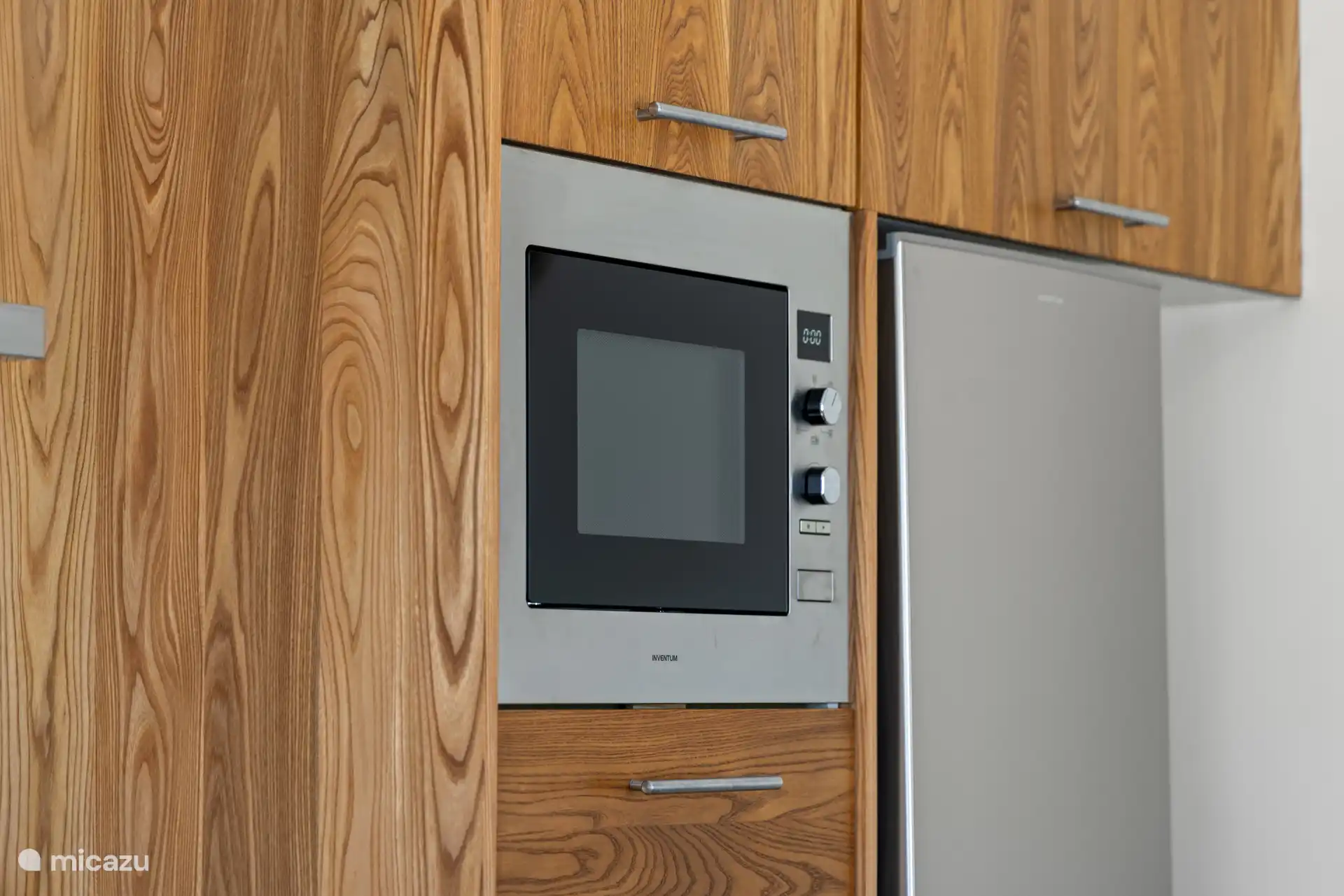 Confort de cuisson dans le style – le micro-ondes intégré complète le tout