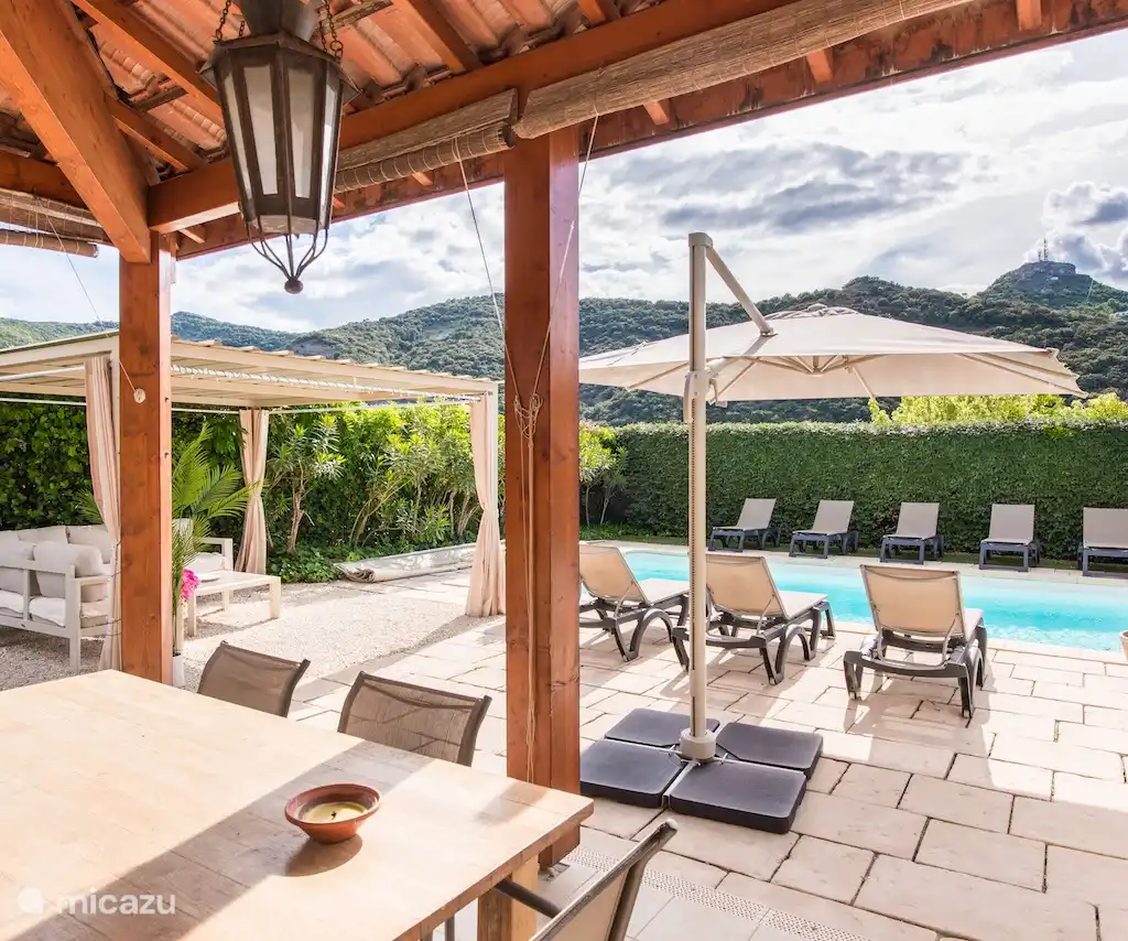 Villa Bella *NEW!*