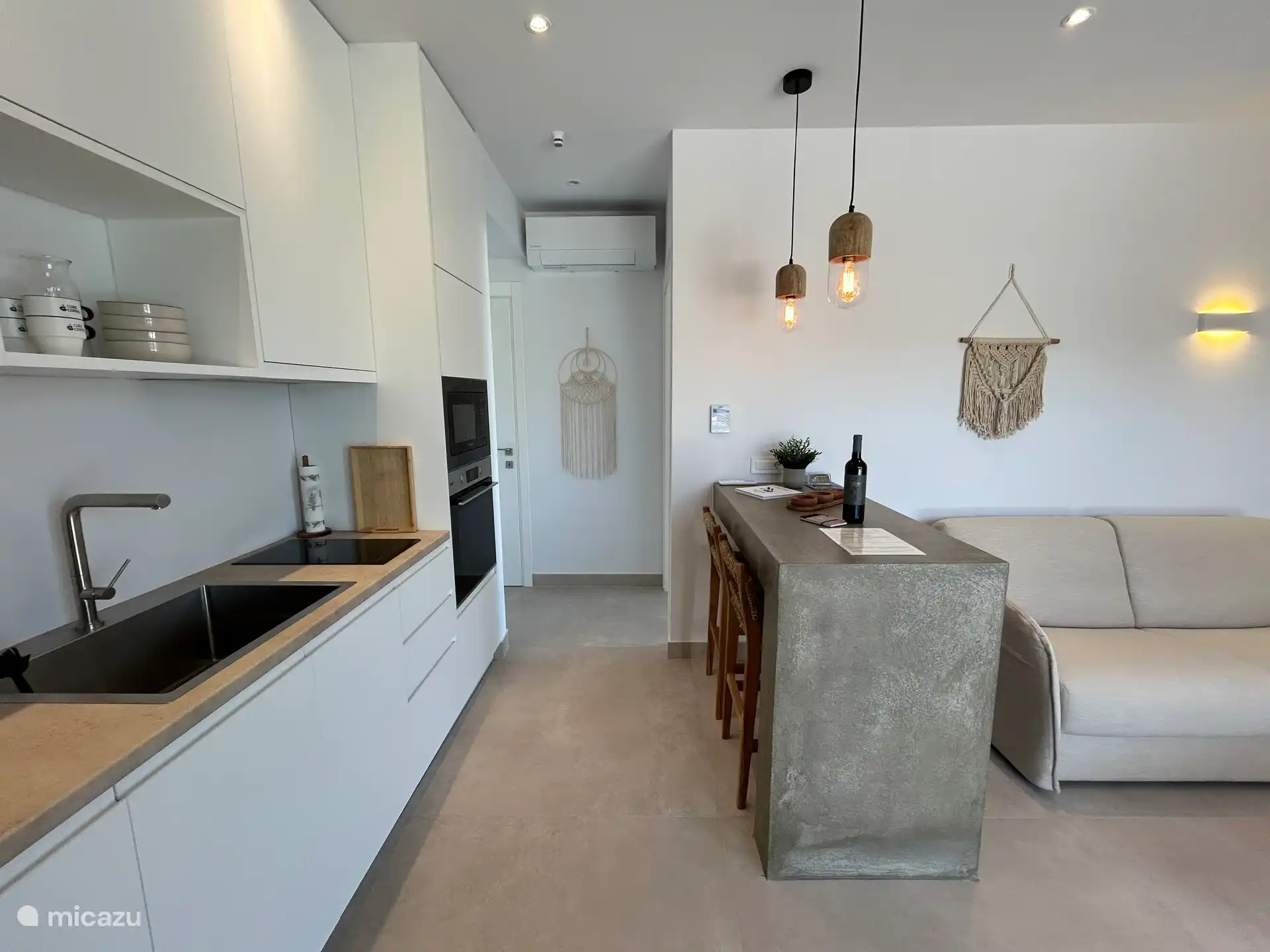 Offene Küche mit Frühstücksbar 