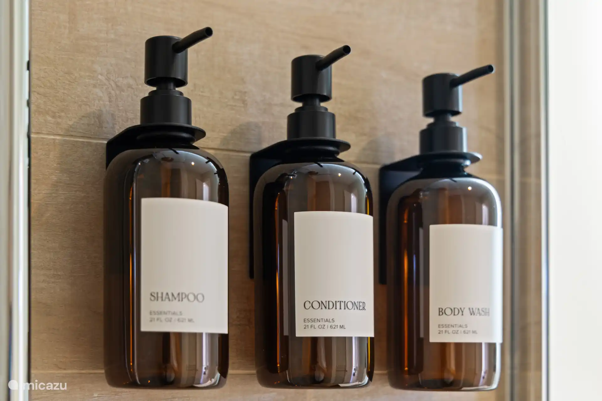 Los productos de cuidado incluían: champú, acondicionador y gel de duchas para nuestros invitados