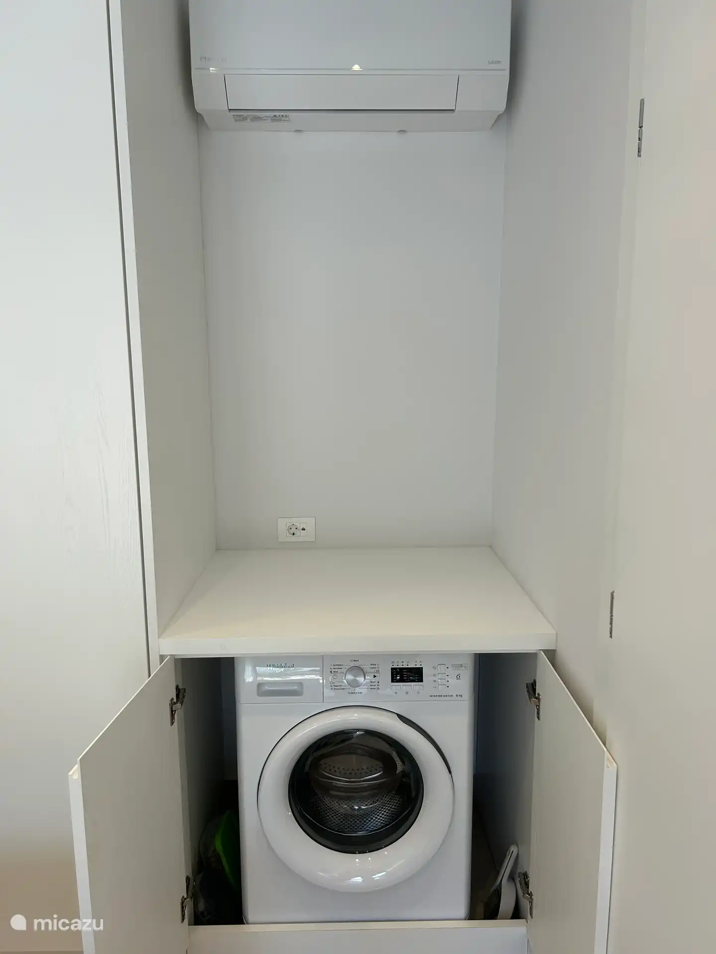 Waschmaschine unter Deckel ;)