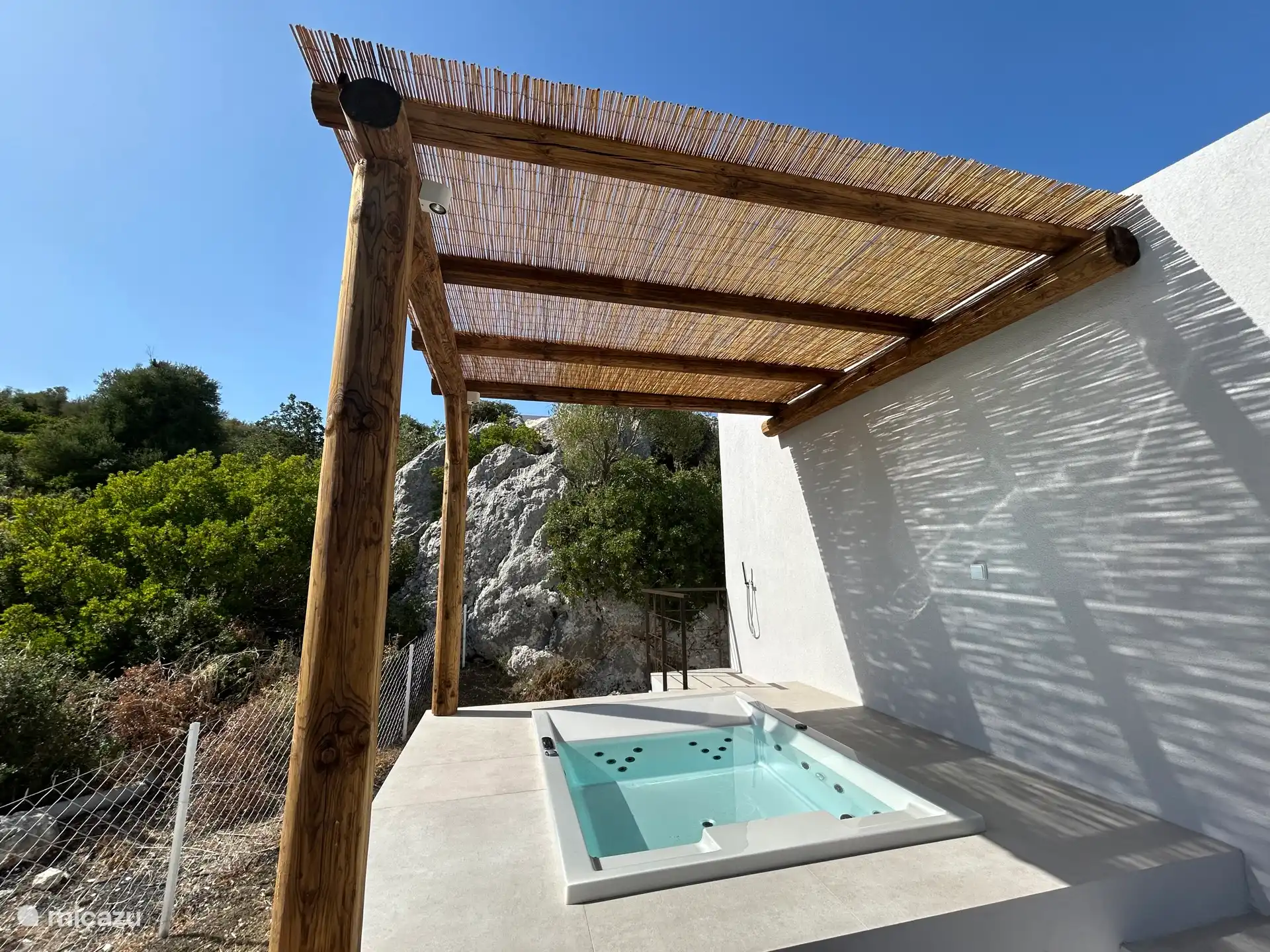 Jacuzzi-Umgebung der perfekten Natur 