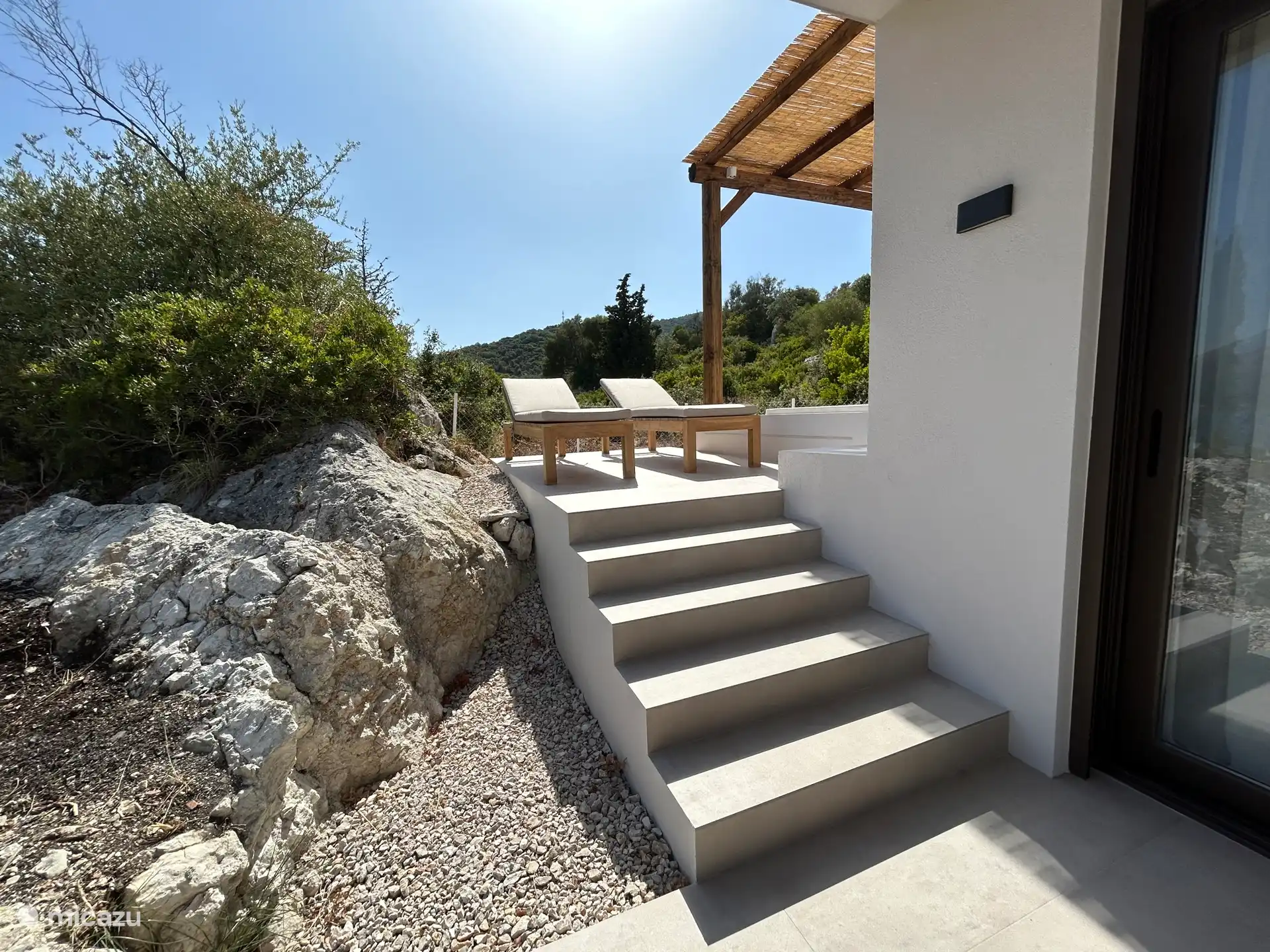 Sonnenliege in der Terrasse 