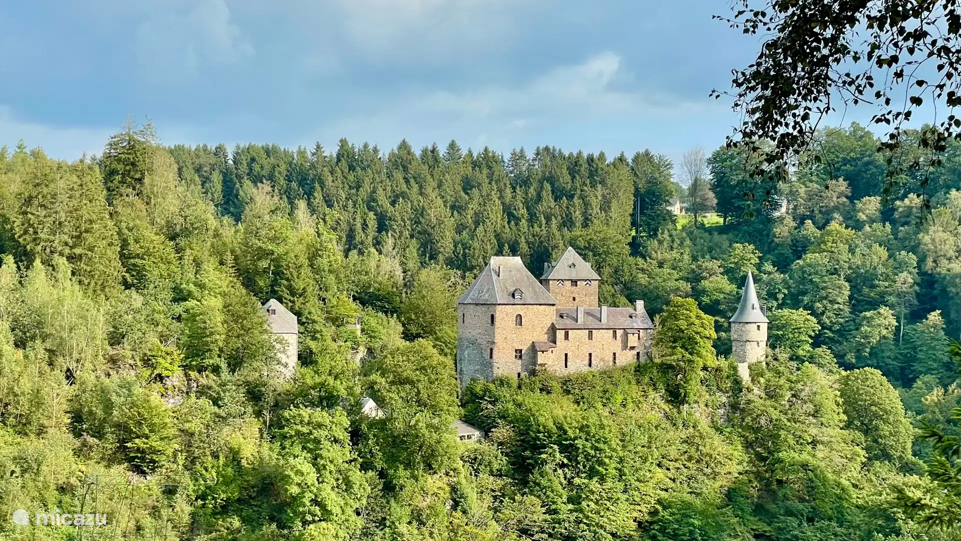 À 7km à pied par la vallée, le château de Reinhardstein ??