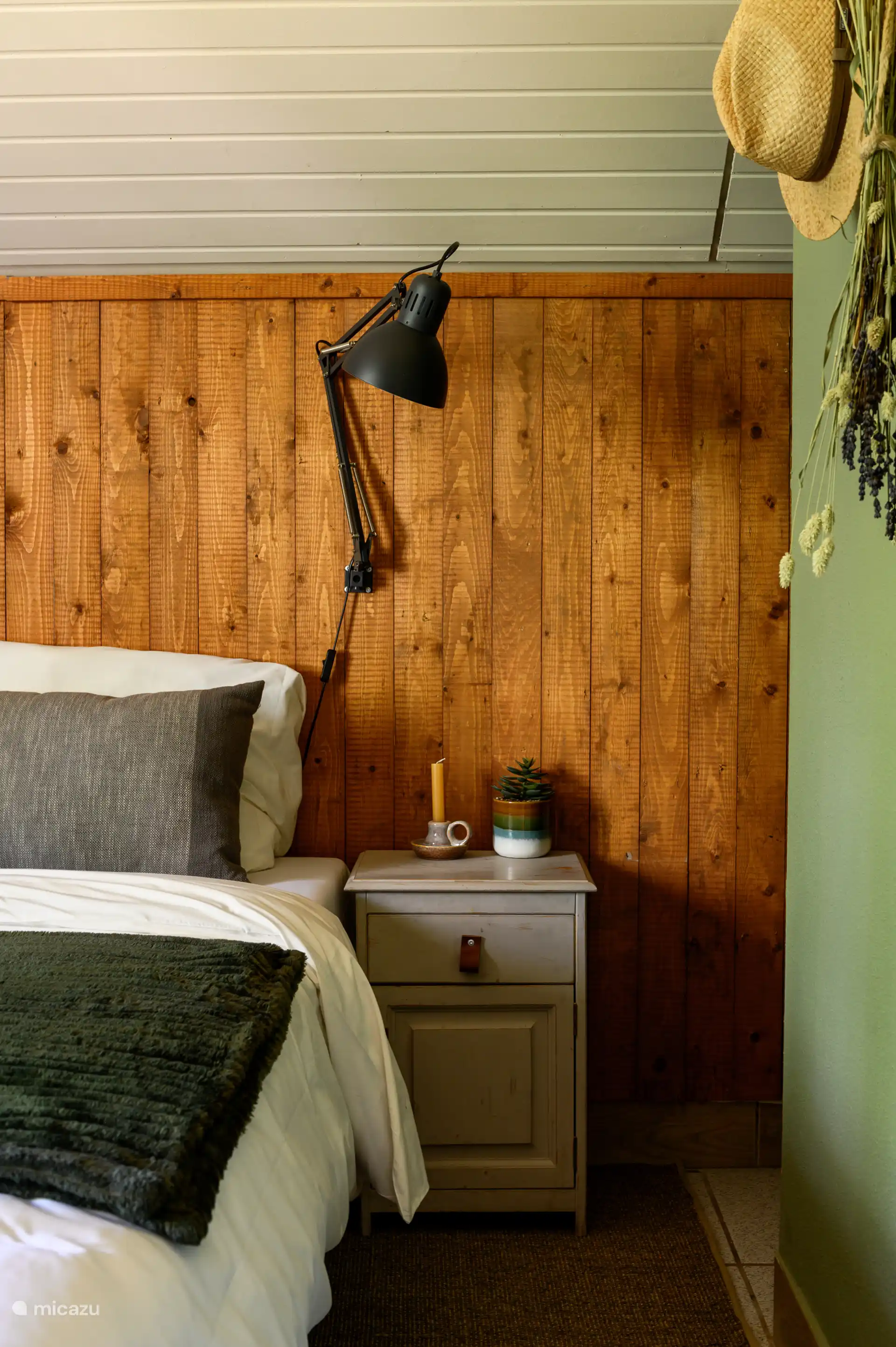 Comfortable bedroom with double bed for a wonderful night's sleep.