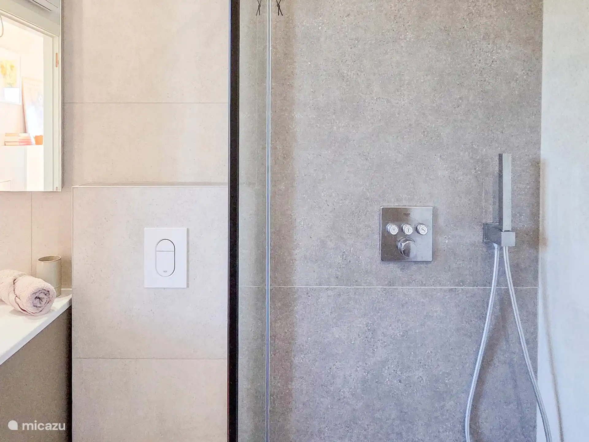 Casa Alegria - badkamer met inloopdouche