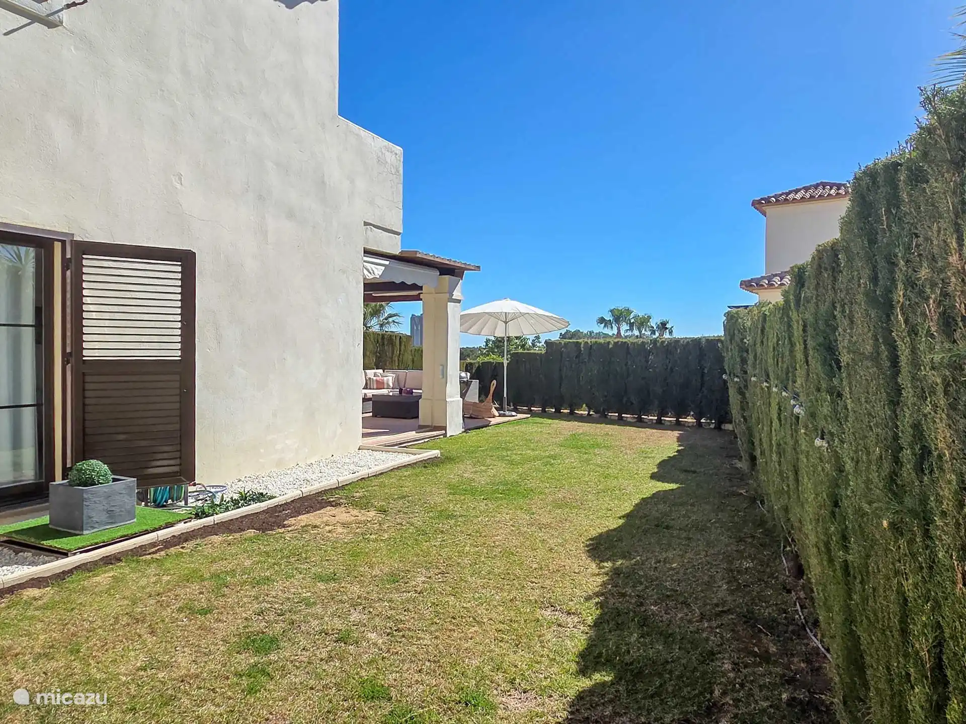 Casa Alegria - Tuin met terras