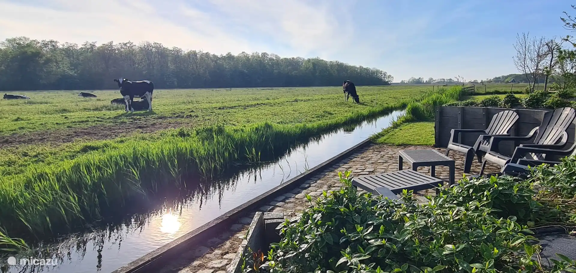 En plus de votre propre jardin privé, il existe toutes sortes d’endroits chaleureux et attrayants. Nous disons toujours de se sentir chez soi et assez libre pour s’asseoir comme vous en avez envie.