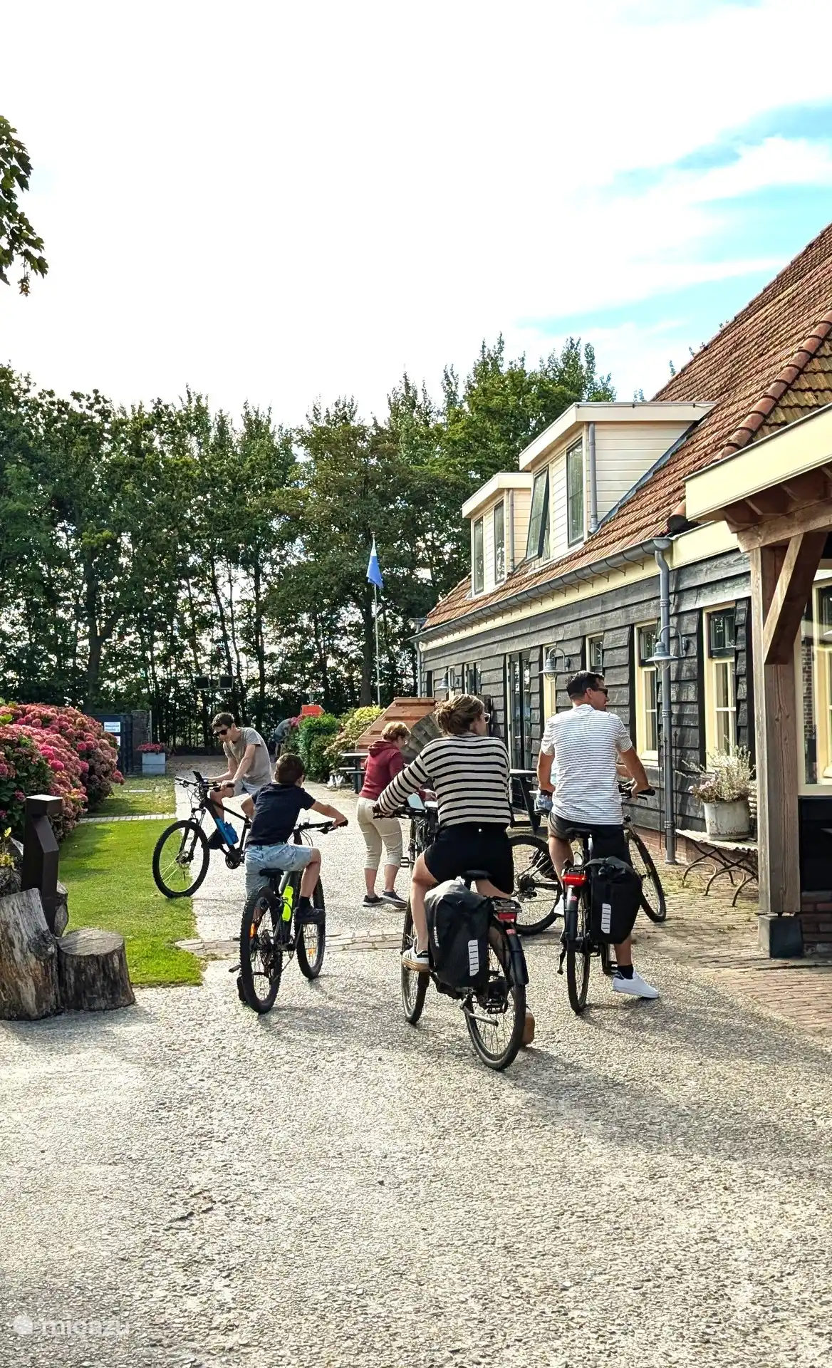Le vélo jusqu’à la plage de Callantsoog est à 9 kilomètres et jusqu’à la toujours chaleureuse Schagen à 6 kilomètres.